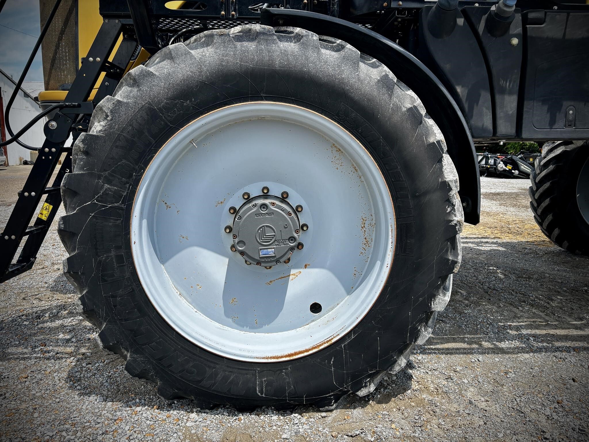 2021 ROGATOR RG1100C Self-Propelled Sprayer