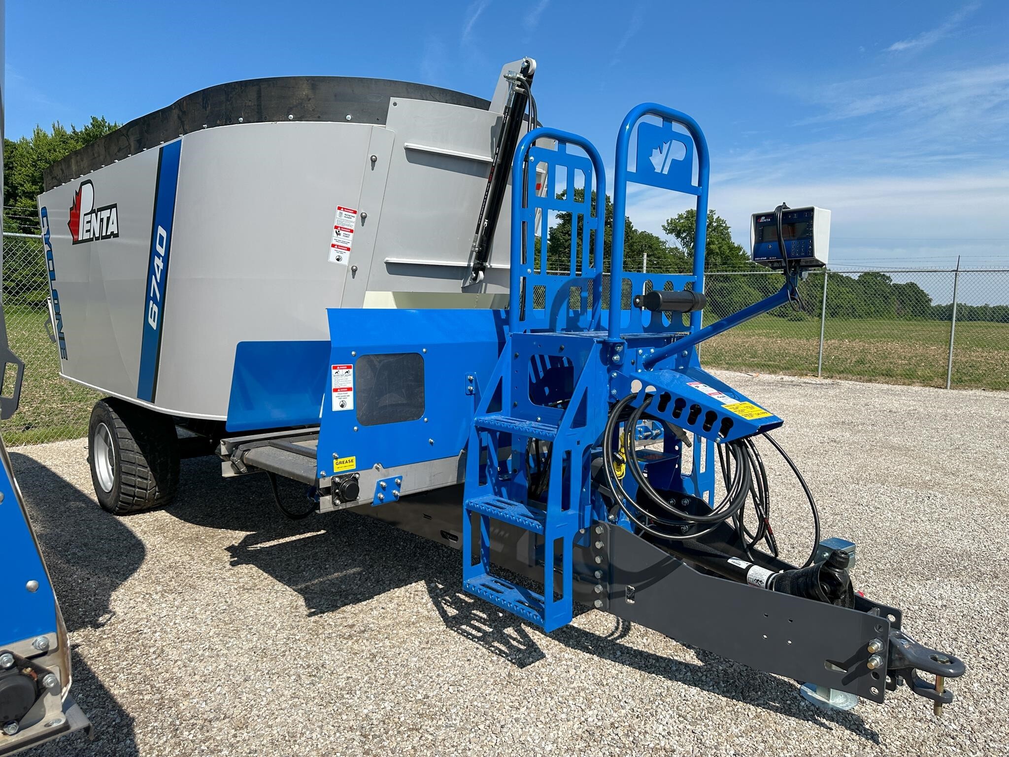 2026 Penta 6740 Feed Wagon