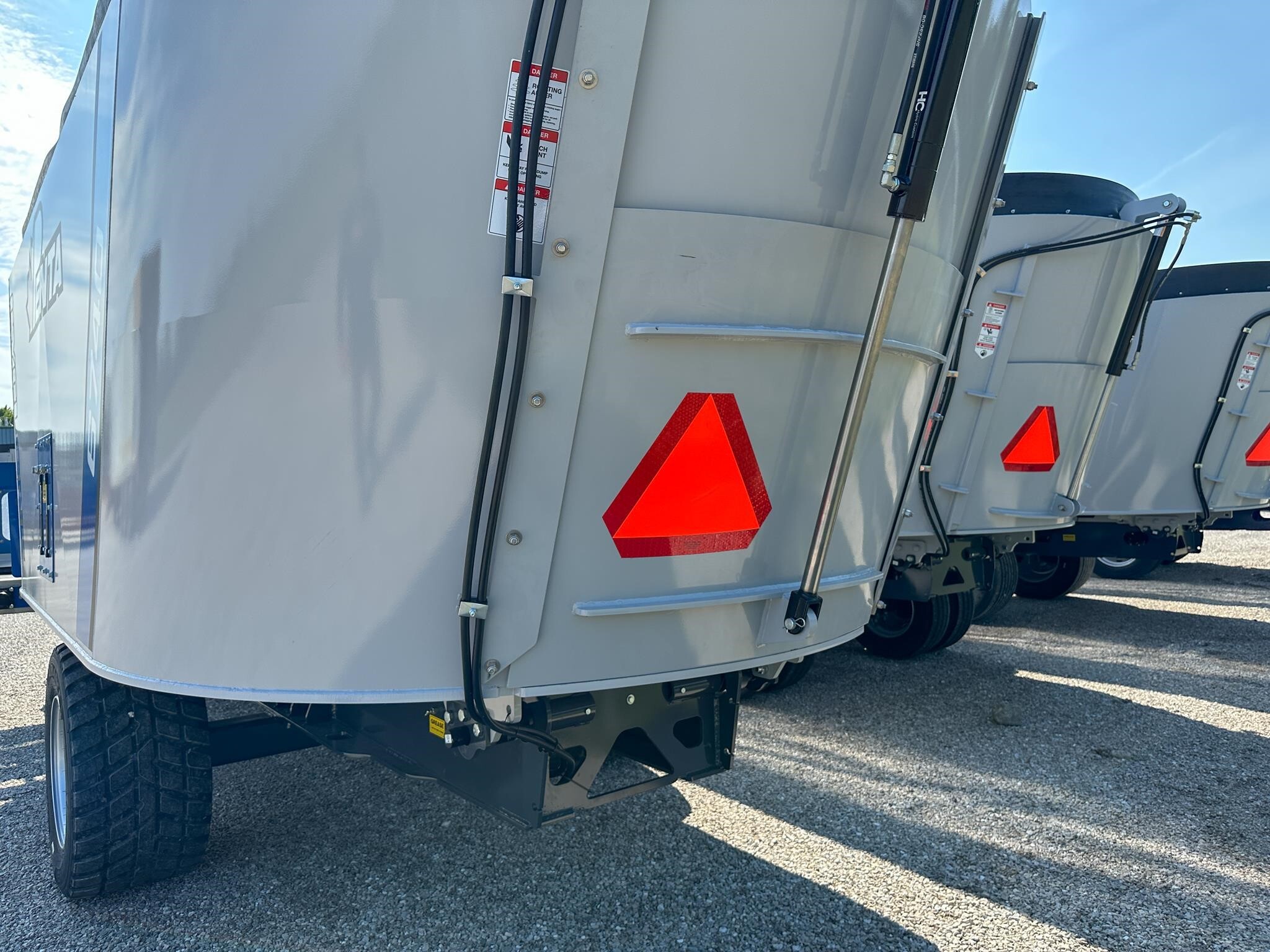 2026 Penta 6740 Feed Wagon