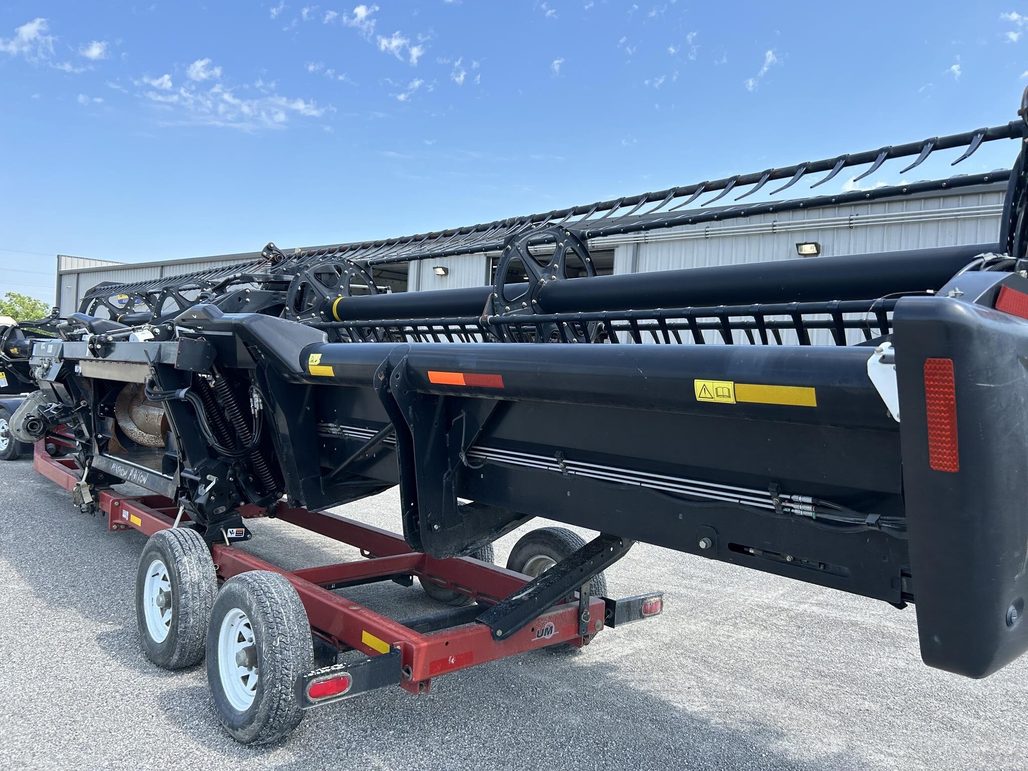 2013 MacDon FD75 Platform