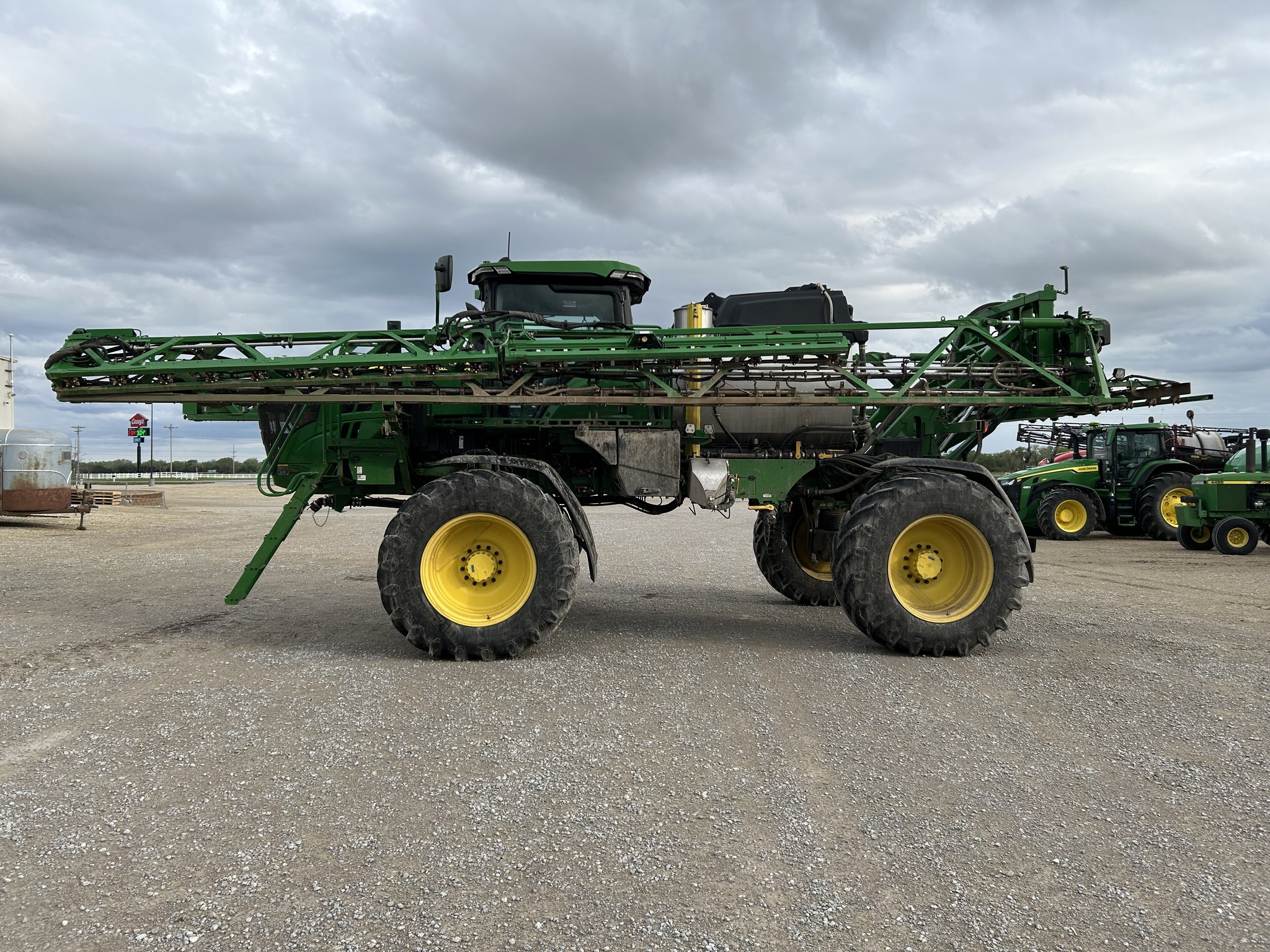 2024 John Deere 412R Self-Propelled Sprayer