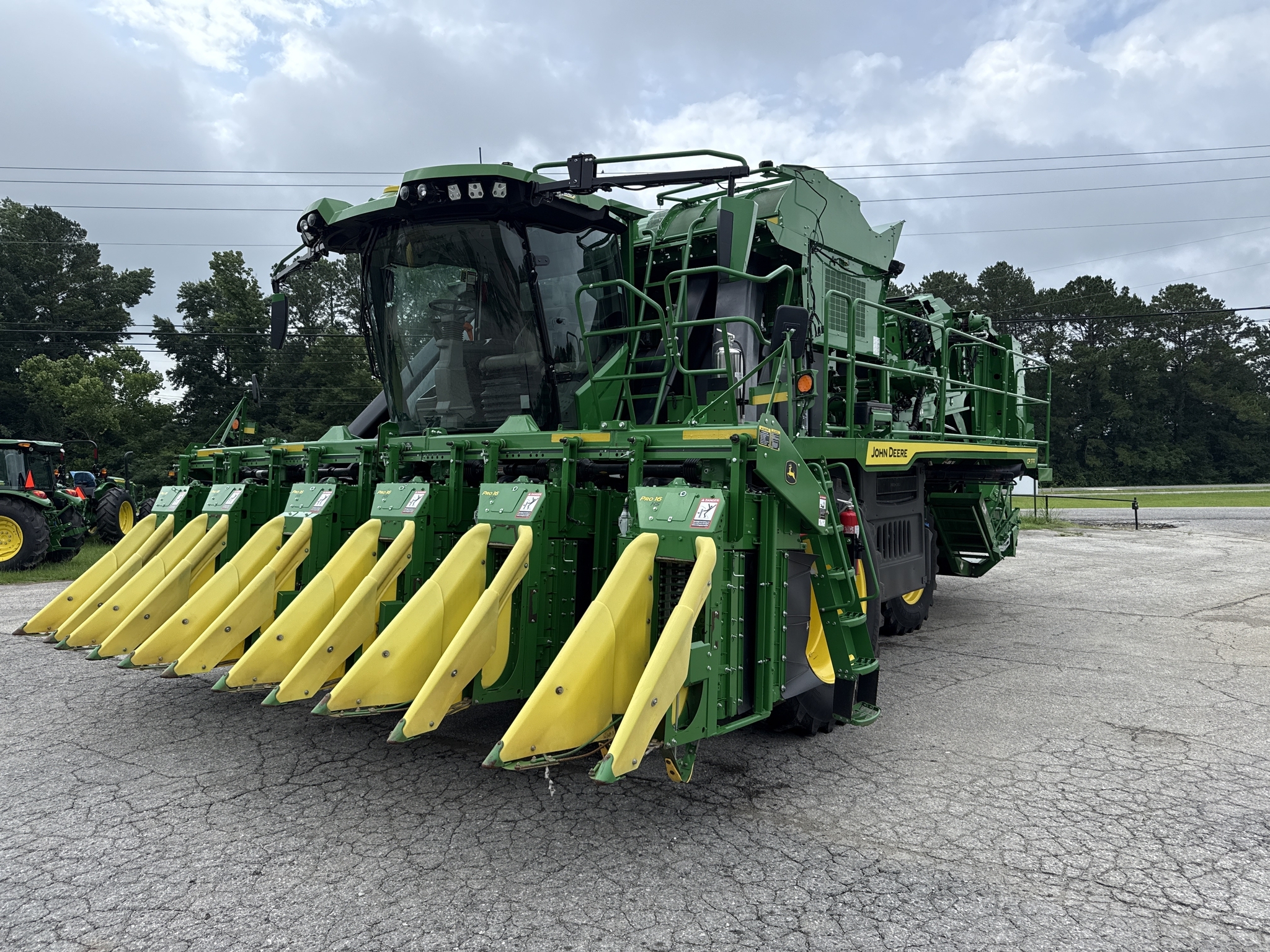 2023 John Deere CP770 Cotton Equipment