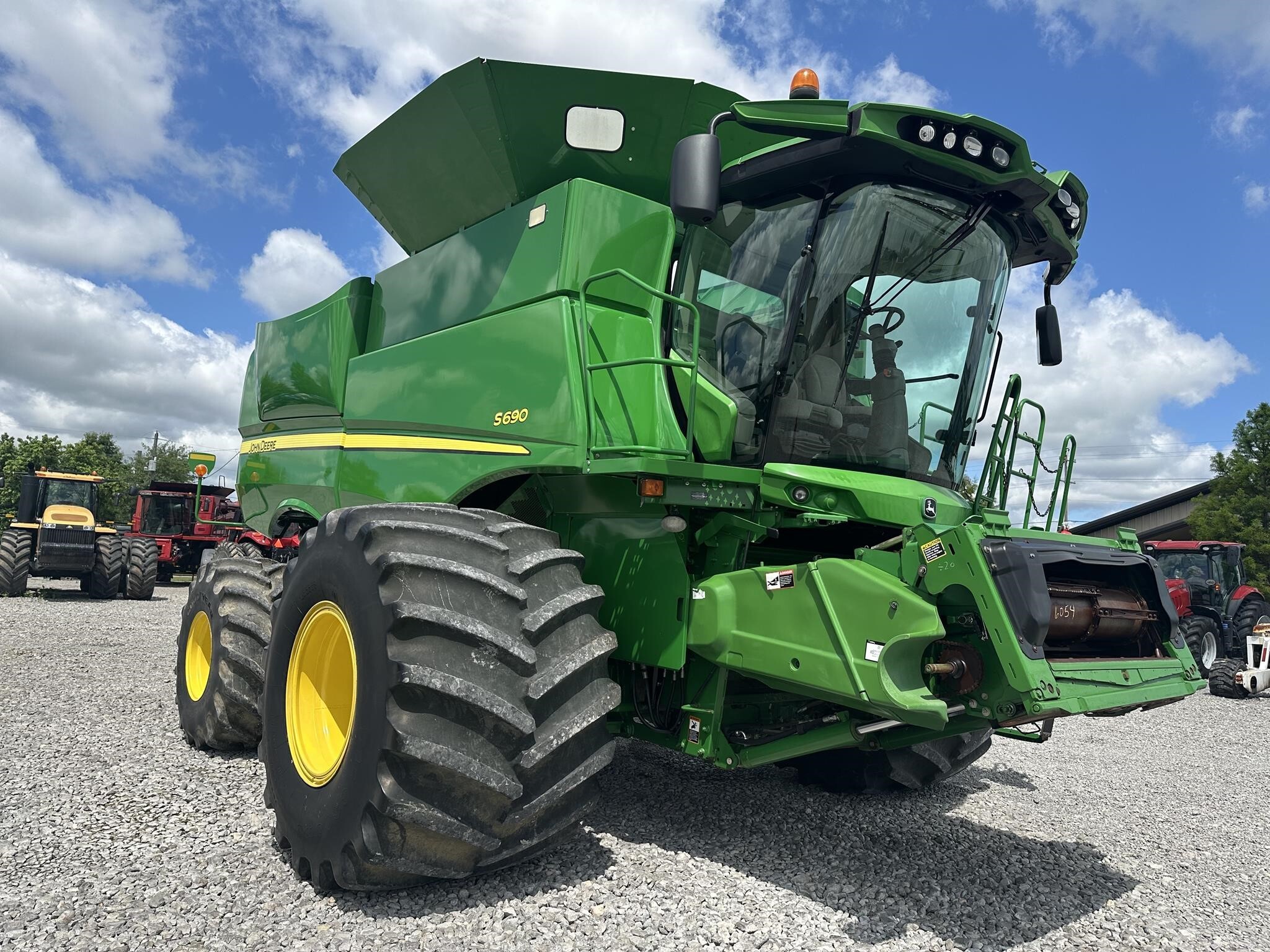 2012 John Deere S690 Combine