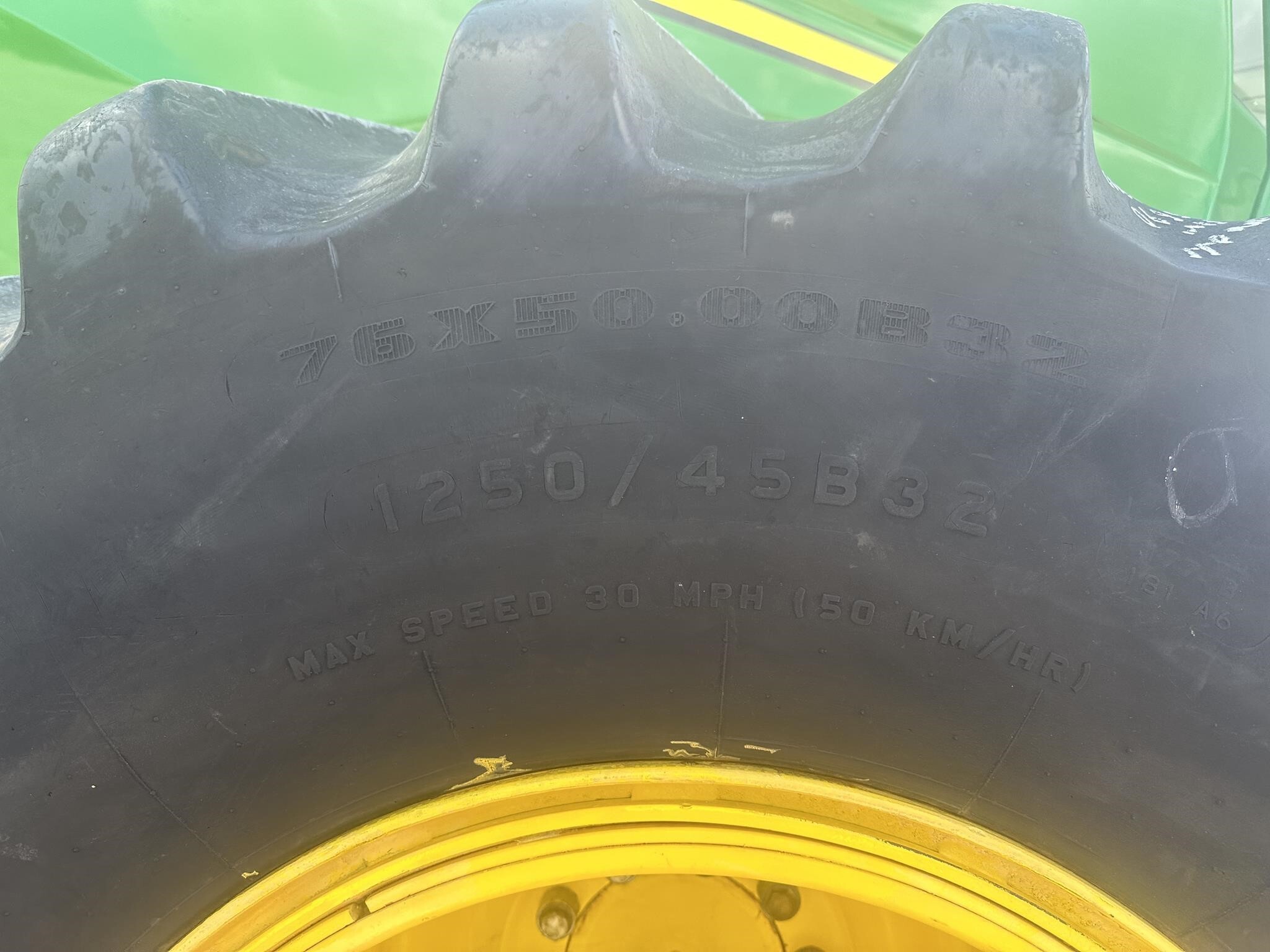 2012 John Deere S690 Combine