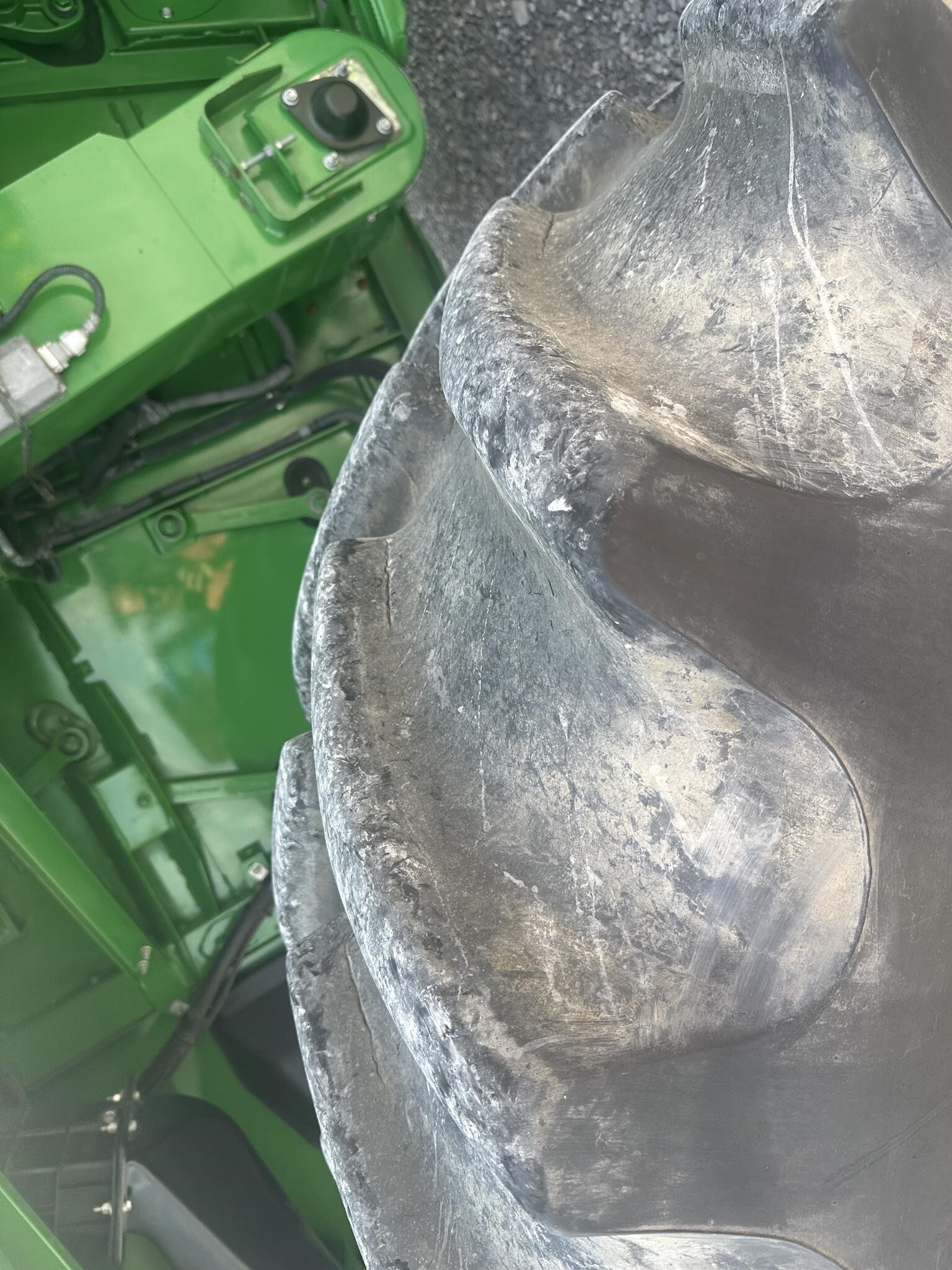 2012 John Deere S690 Combine