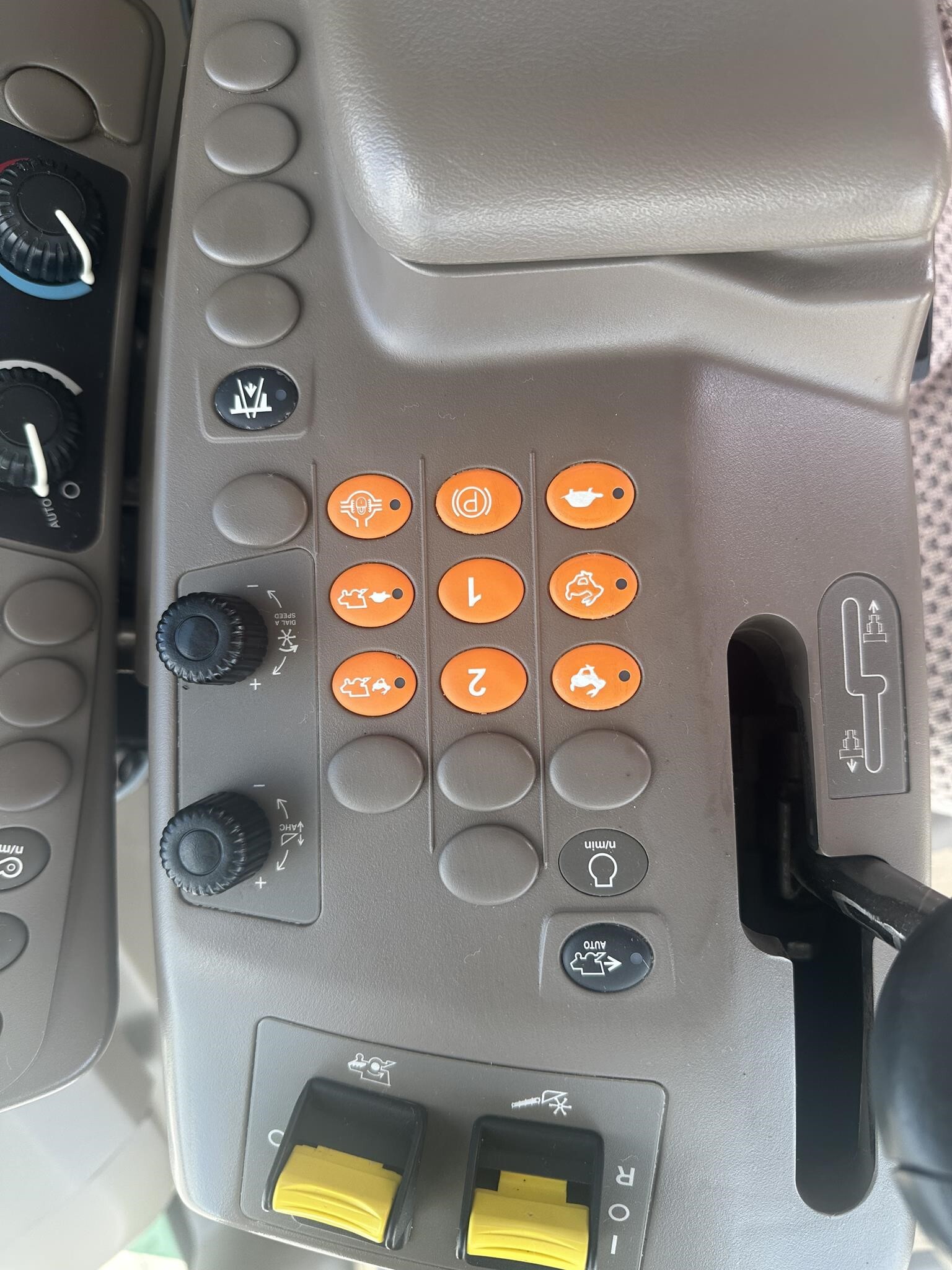 2012 John Deere S690 Combine