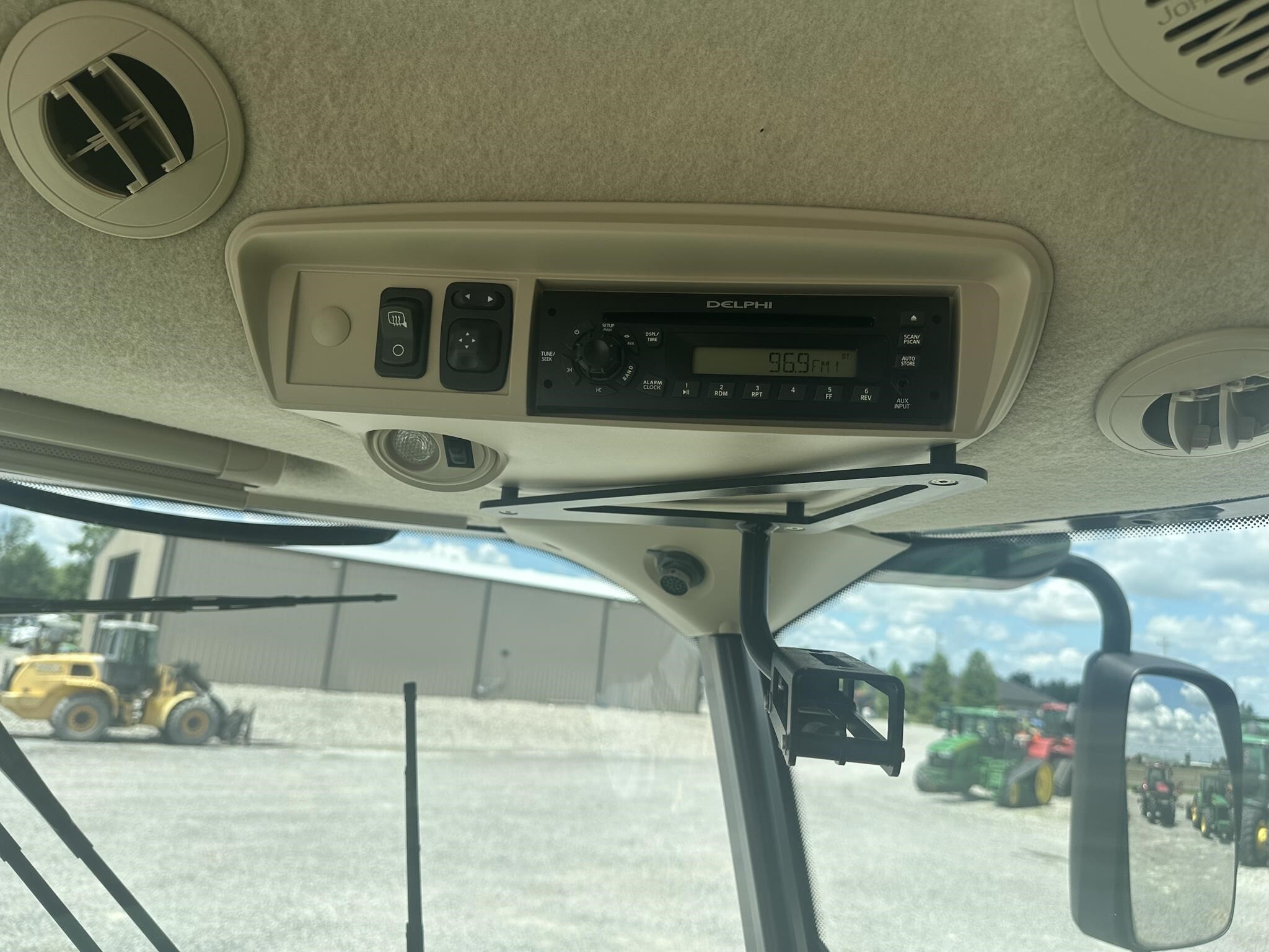 2012 John Deere S690 Combine