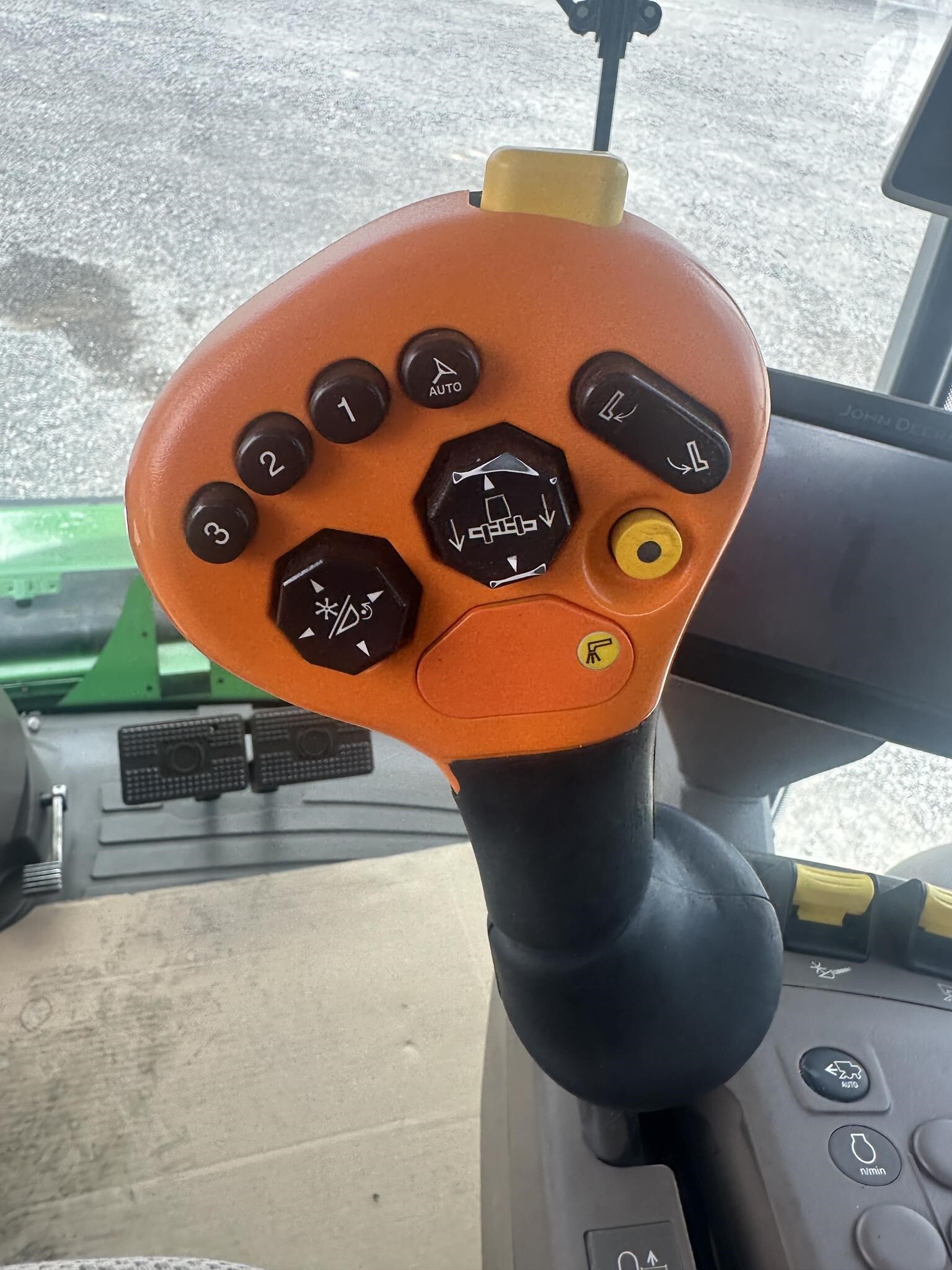 2012 John Deere S690 Combine