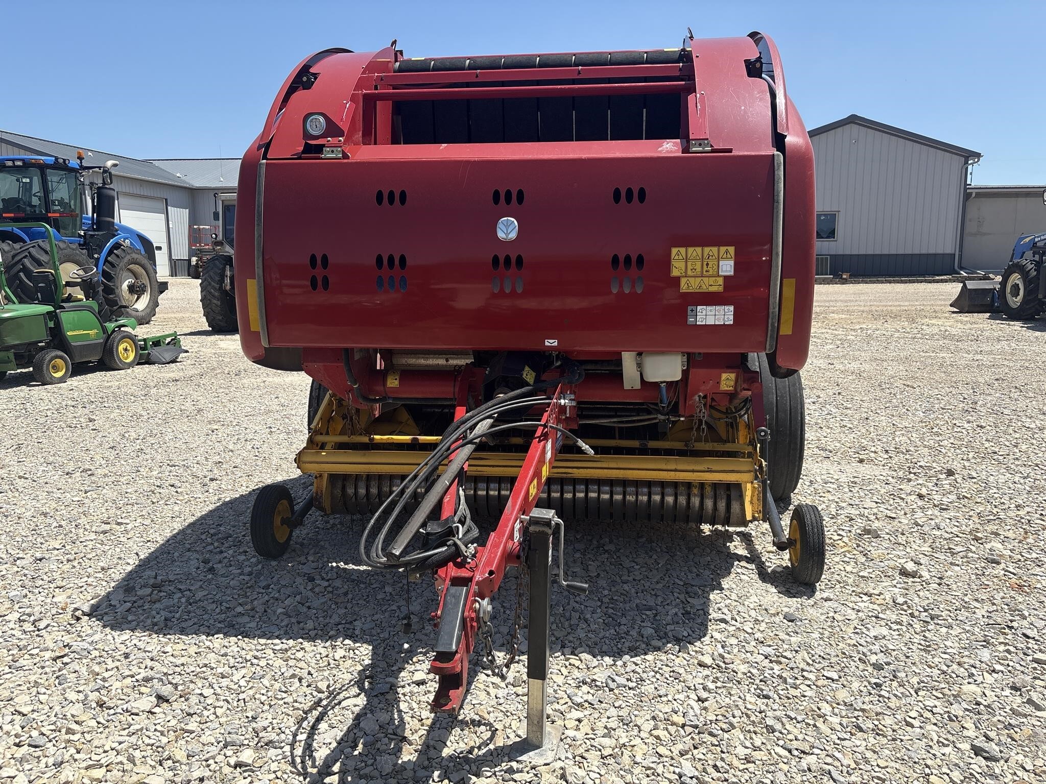2018 New Holland Roll-Belt 560 Round Baler