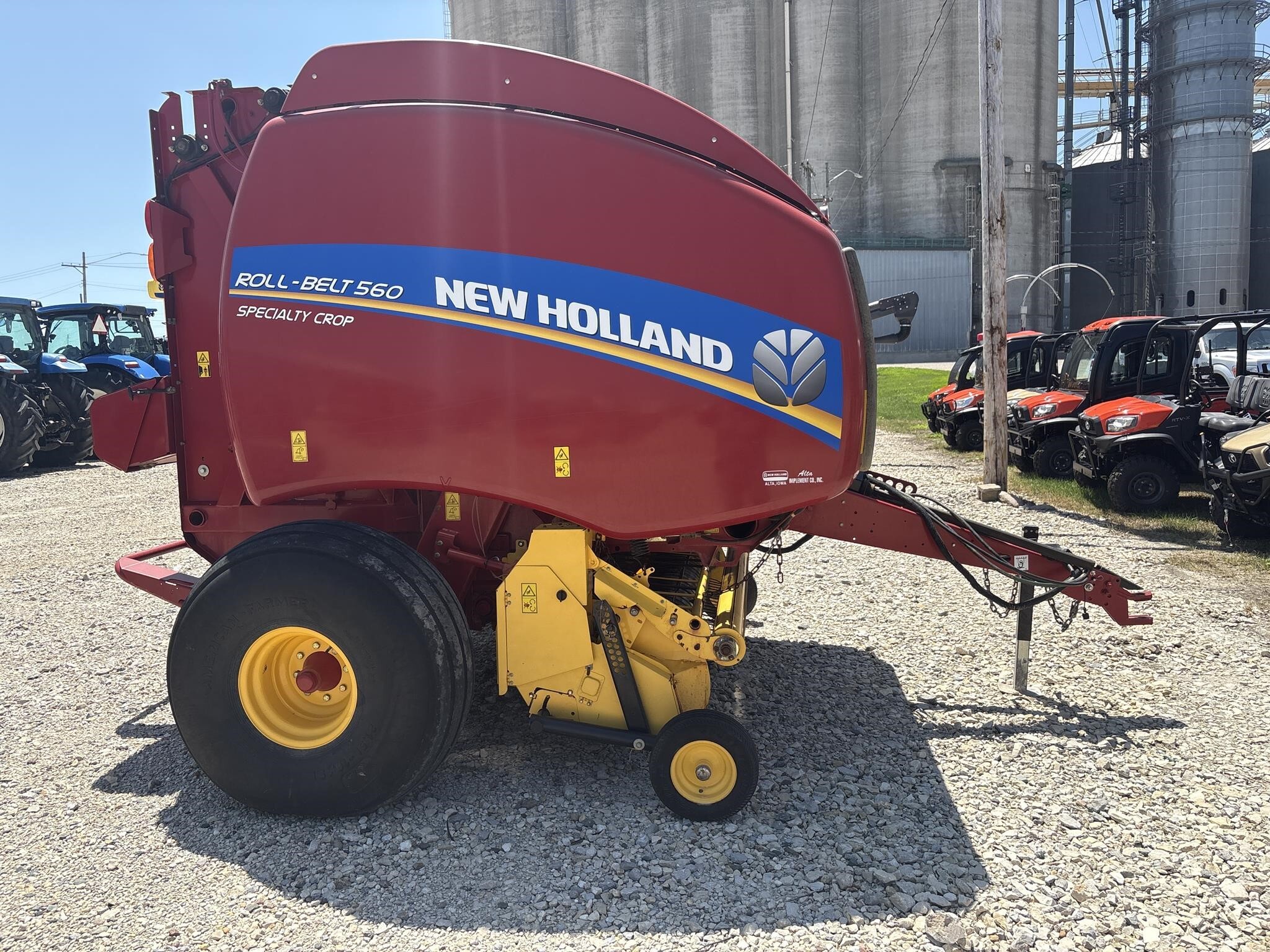 2018 New Holland Roll-Belt 560 Round Baler