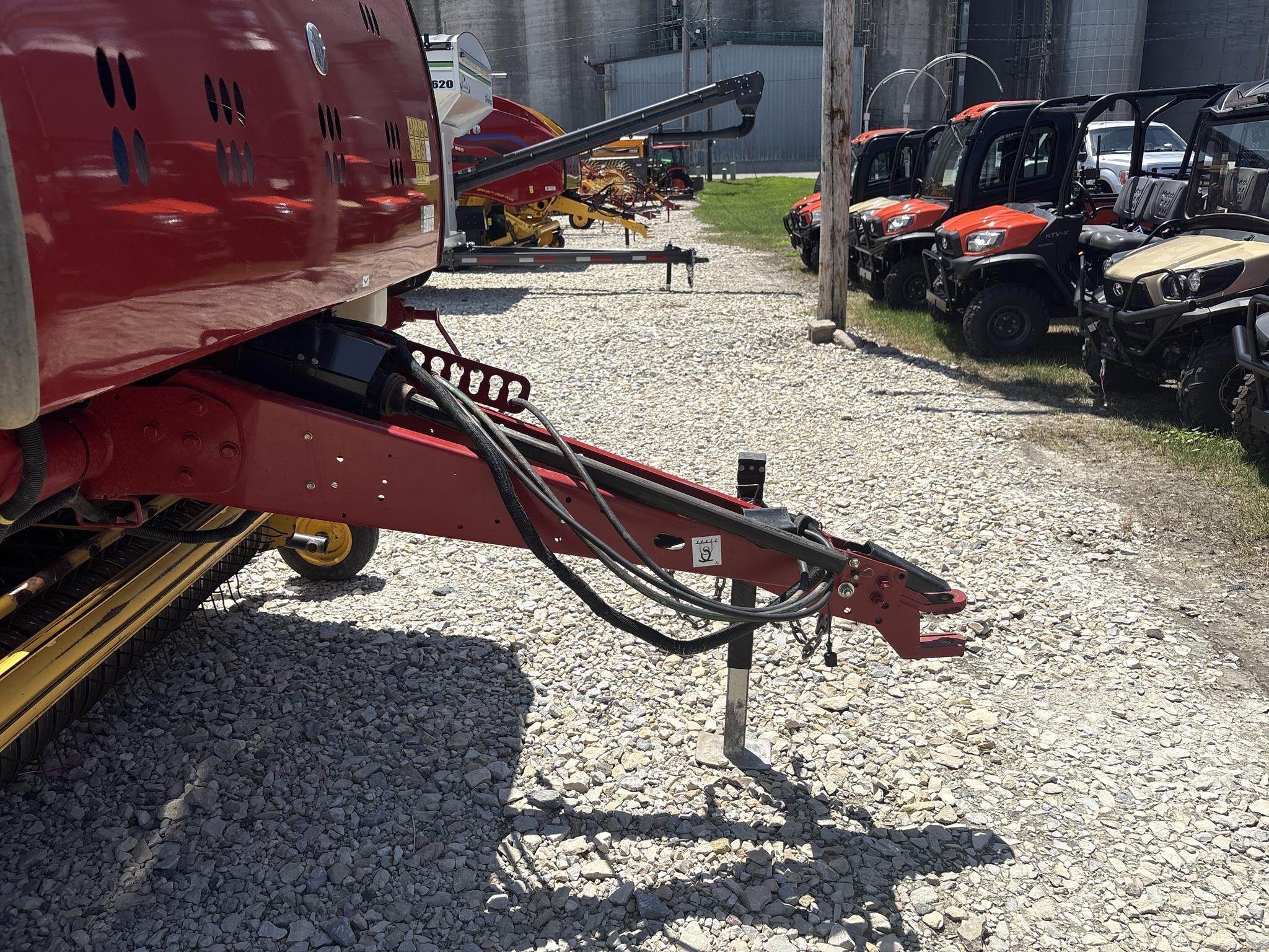 2018 New Holland Roll-Belt 560 Round Baler