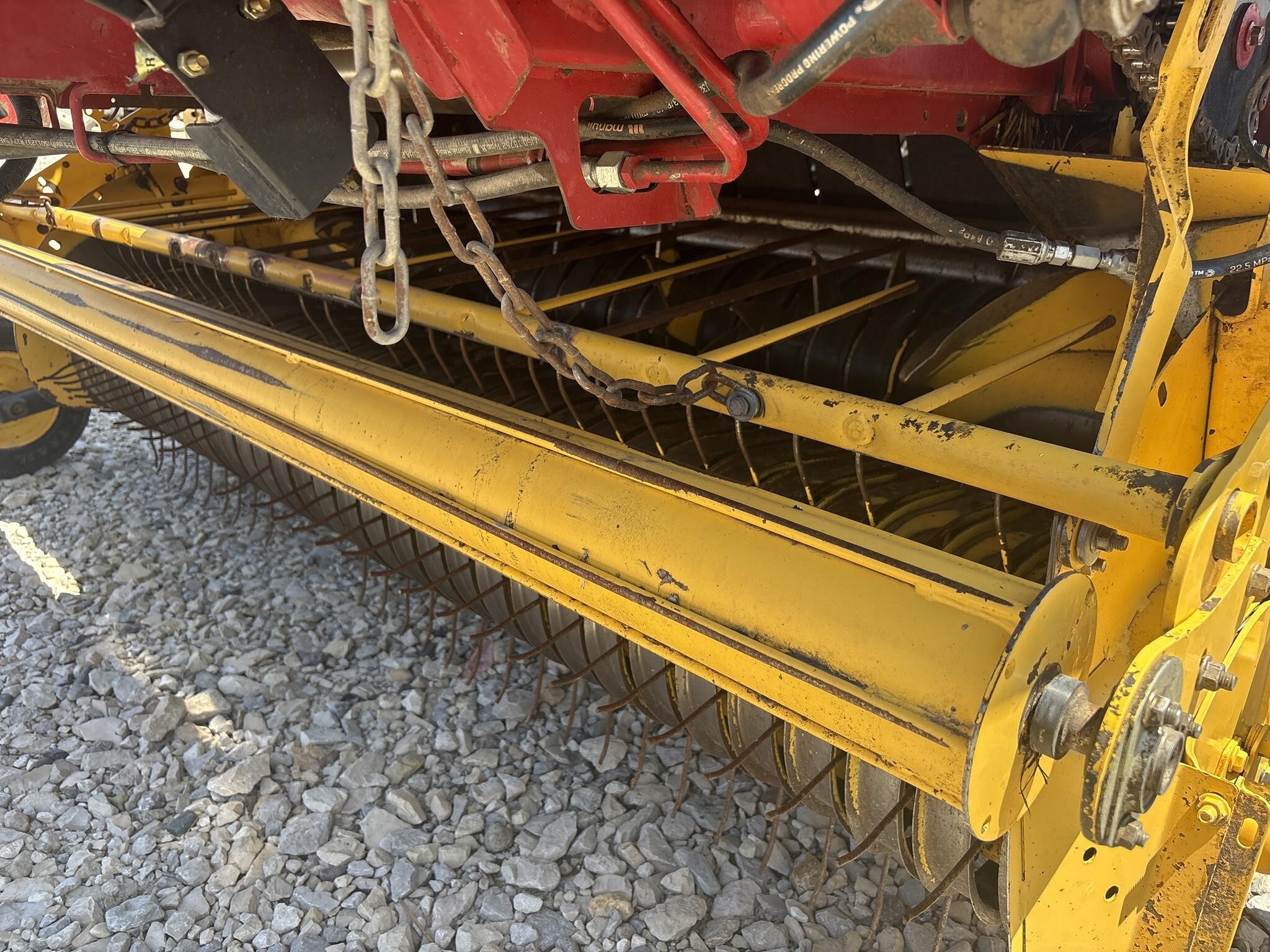 2018 New Holland Roll-Belt 560 Round Baler