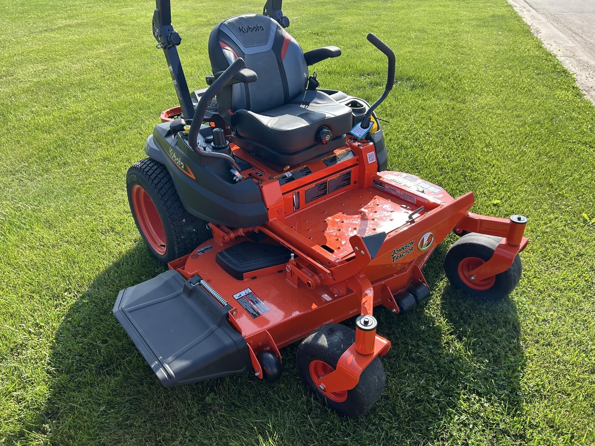 2025 Kubota Z422 Lawn Mower
