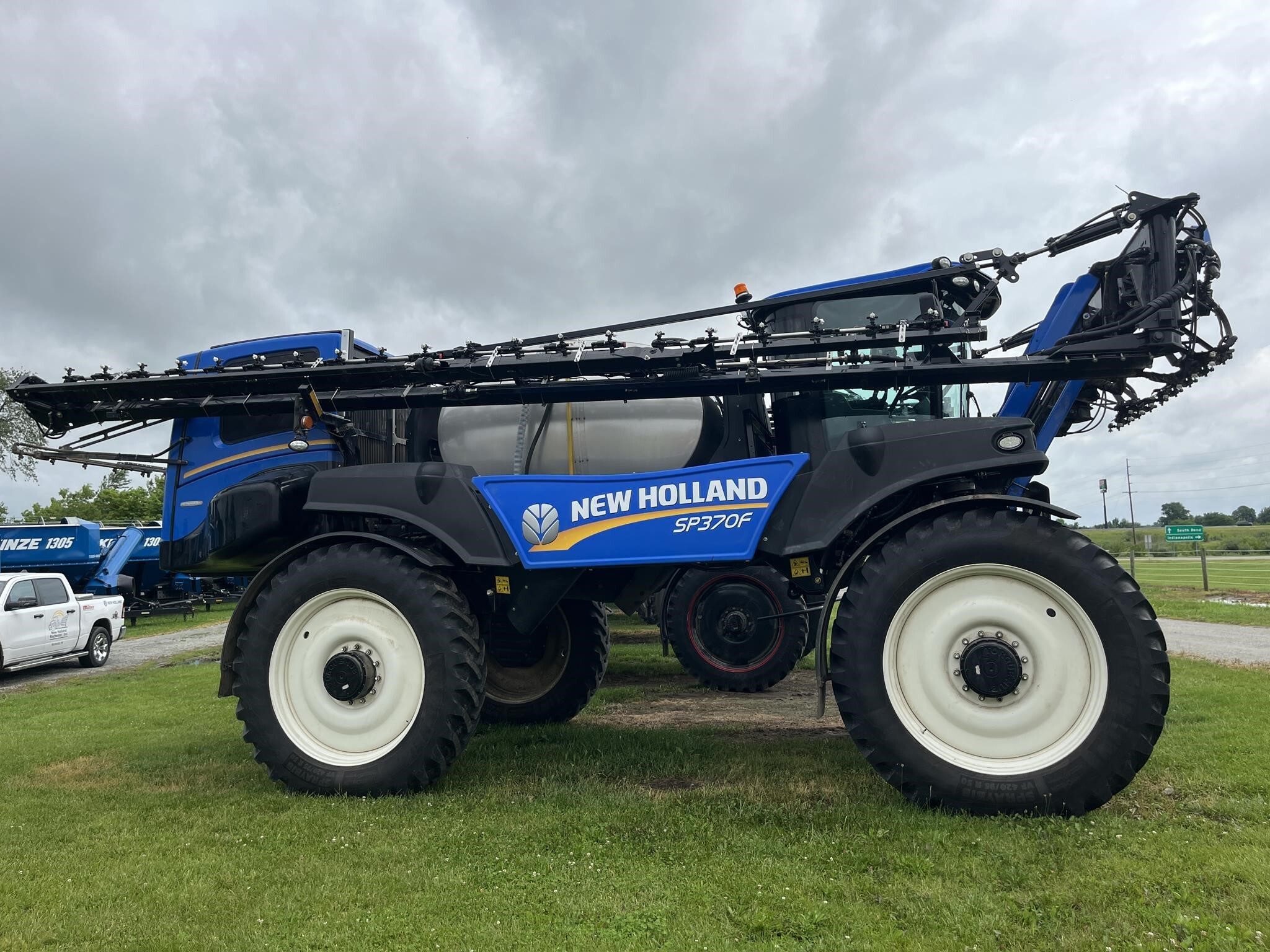 2022 New Holland SP370F Self-Propelled Sprayer