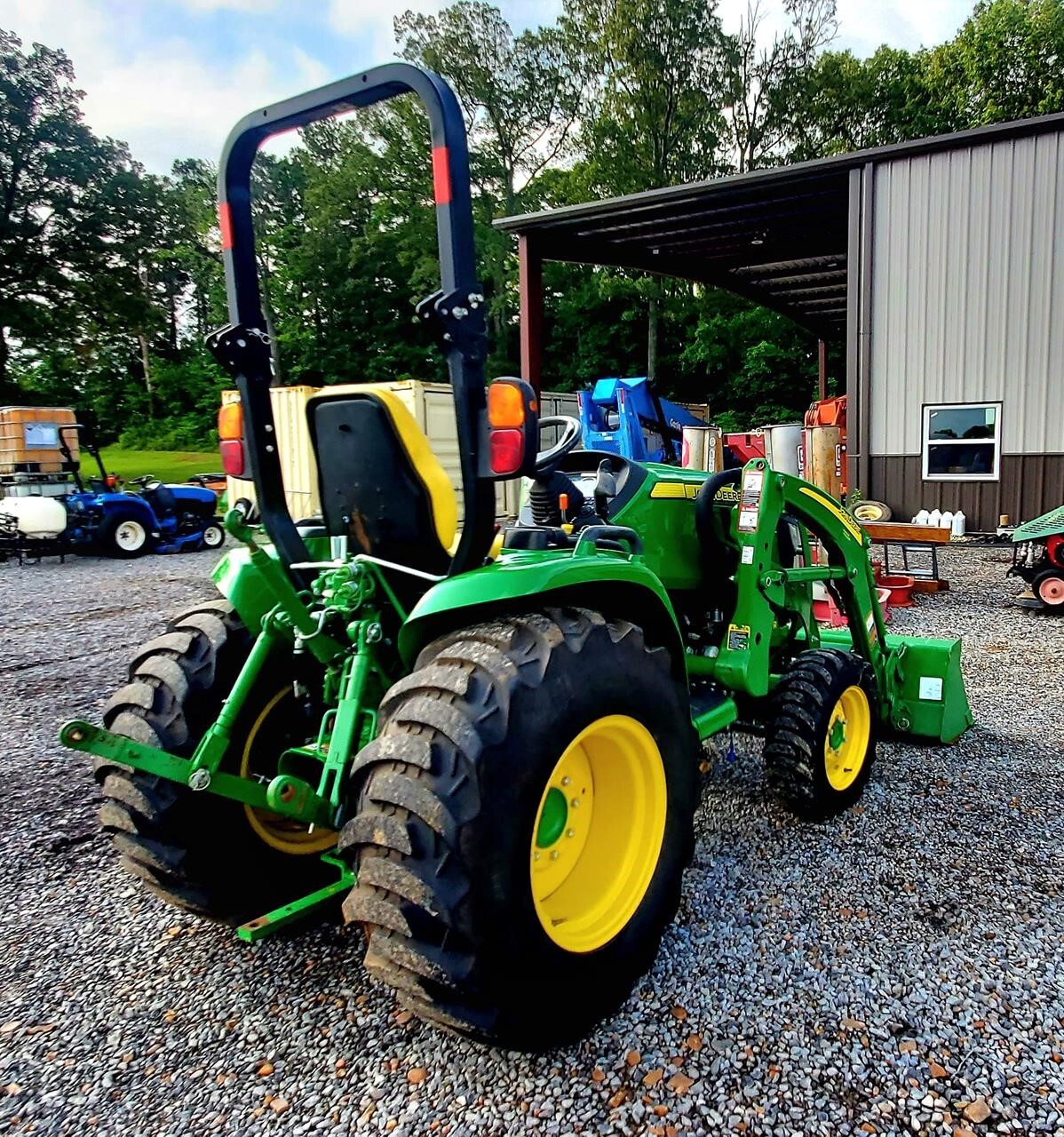  John Deere 3039R Tractor