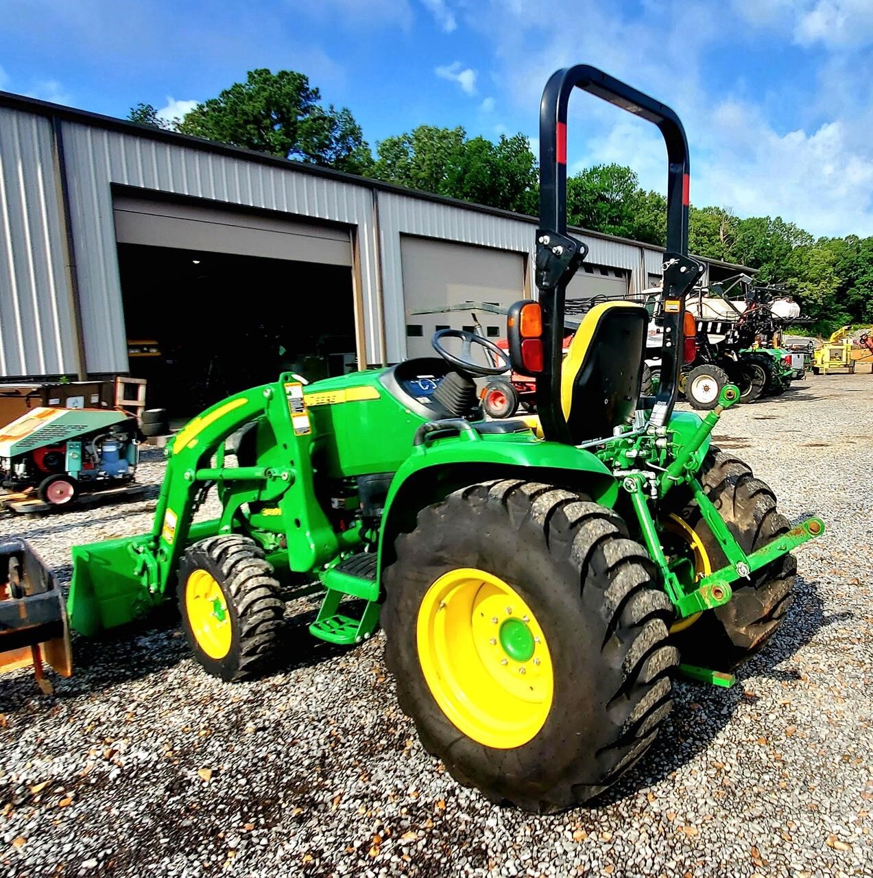  John Deere 3039R Tractor