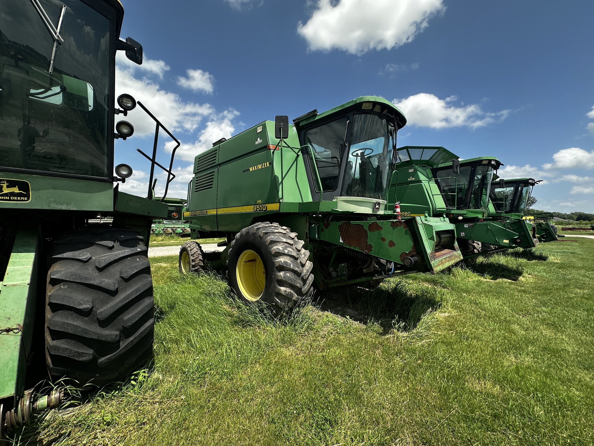 1998 John Deere 9510 Combine