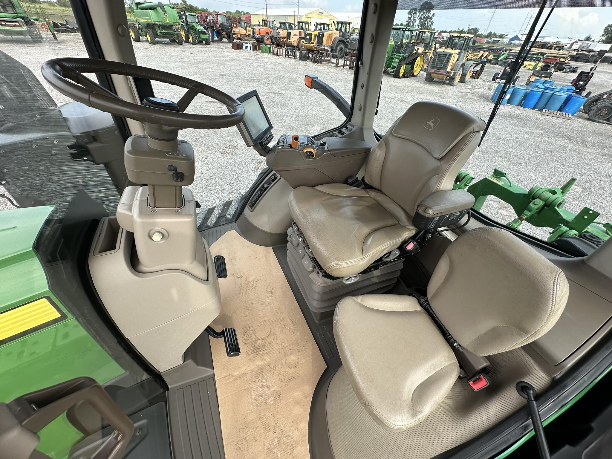 2015 John Deere 8370RT Tractor