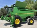 2017 John Deere S680 Combine