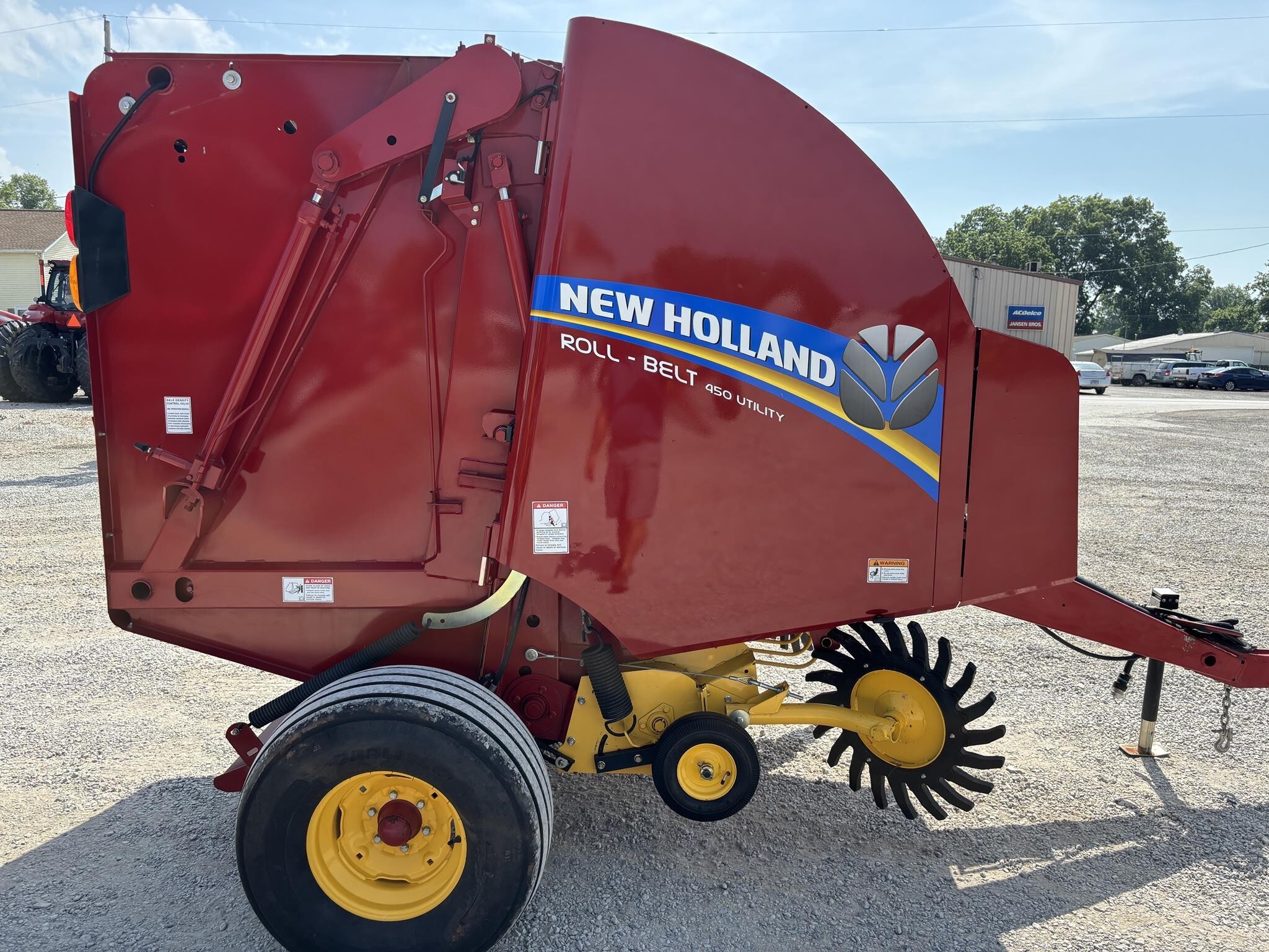 2021 New Holland Roll-Belt 450 Utility Round Baler