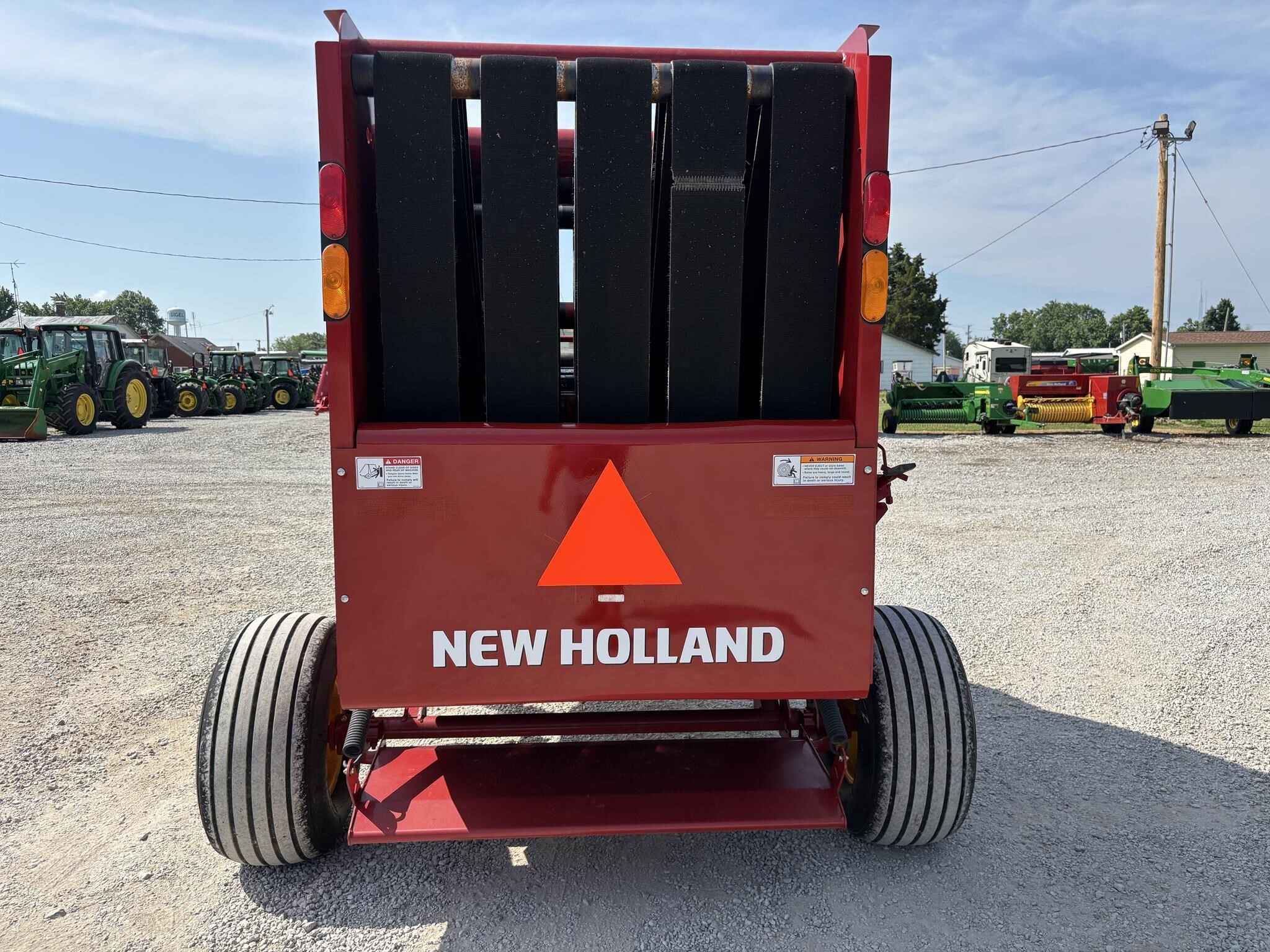2021 New Holland Roll-Belt 450 Utility Round Baler