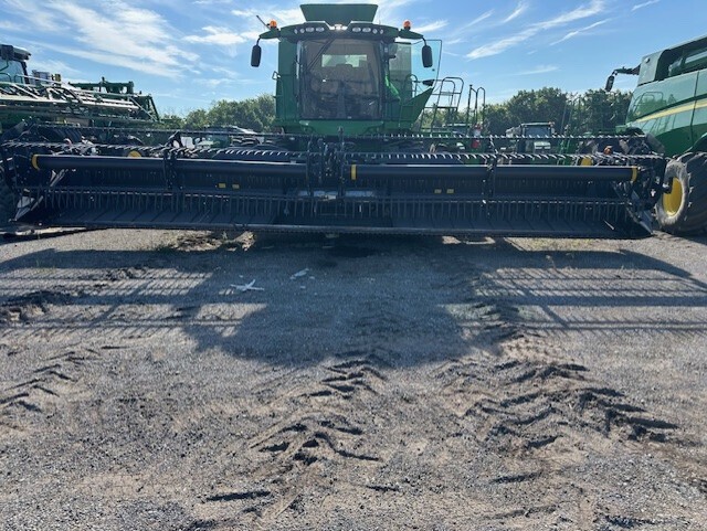 2018 MacDon FD130 Platform