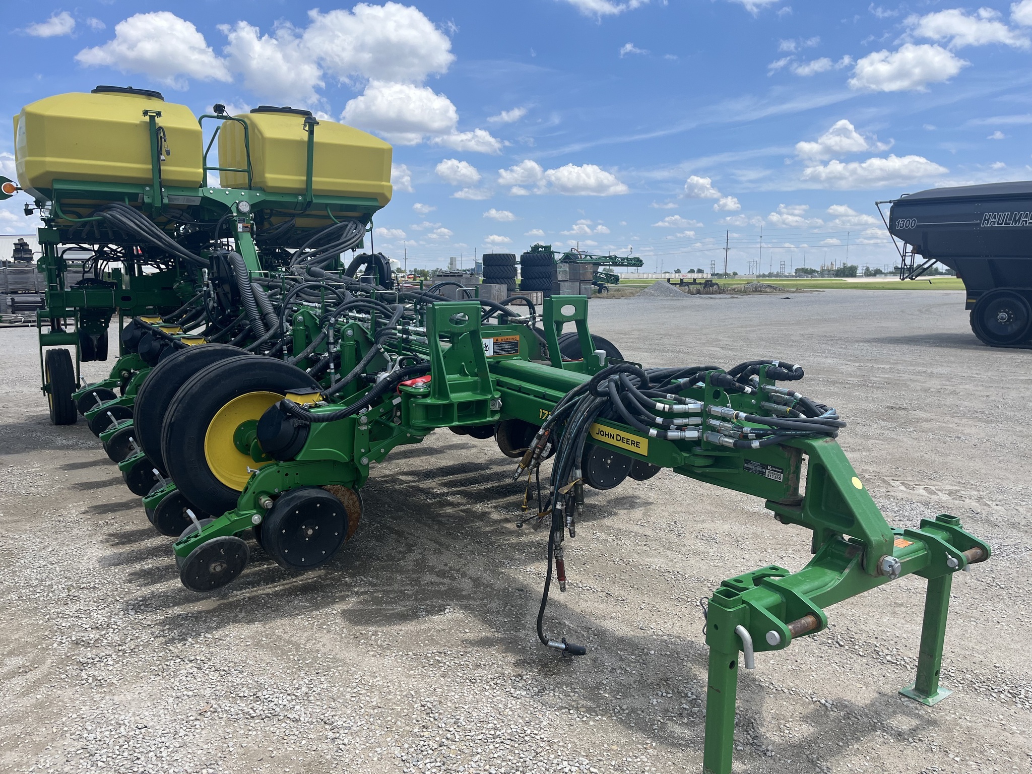 2023 John Deere 1775NT Planter