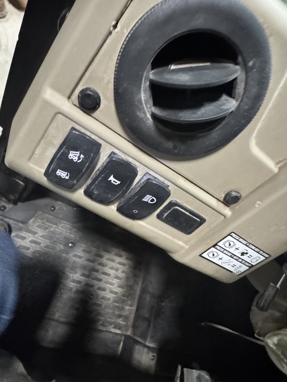 2023 John Deere XUV835R ATVs and Utility Vehicle