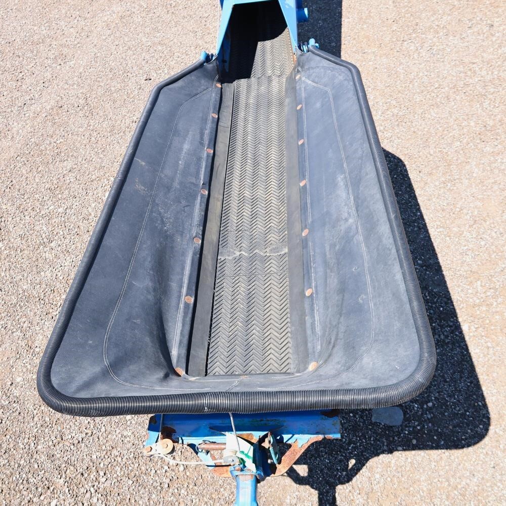 2018 Brandt 1547LP+ Augers and Conveyor