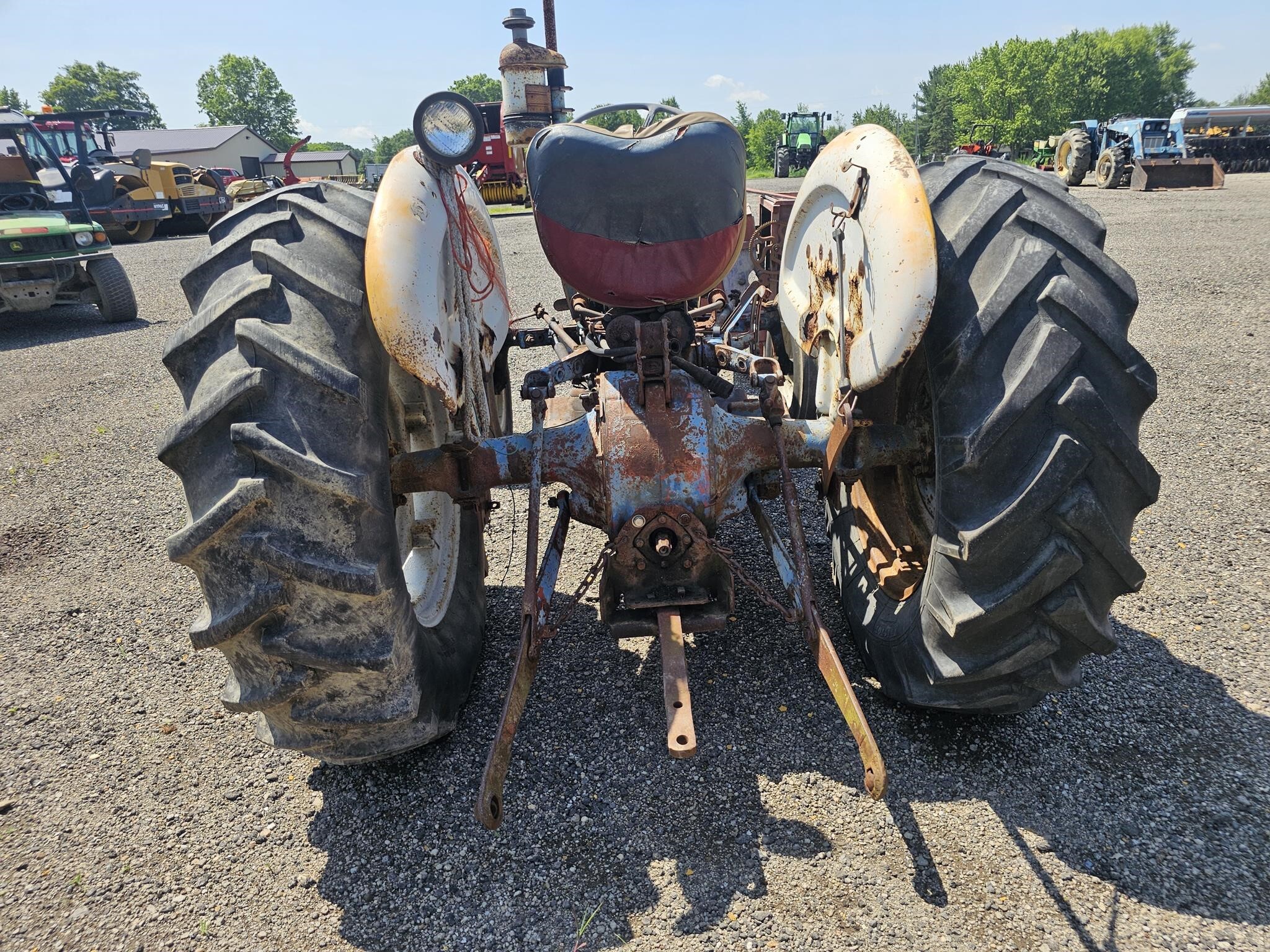 1959 Ford 881 Tractor