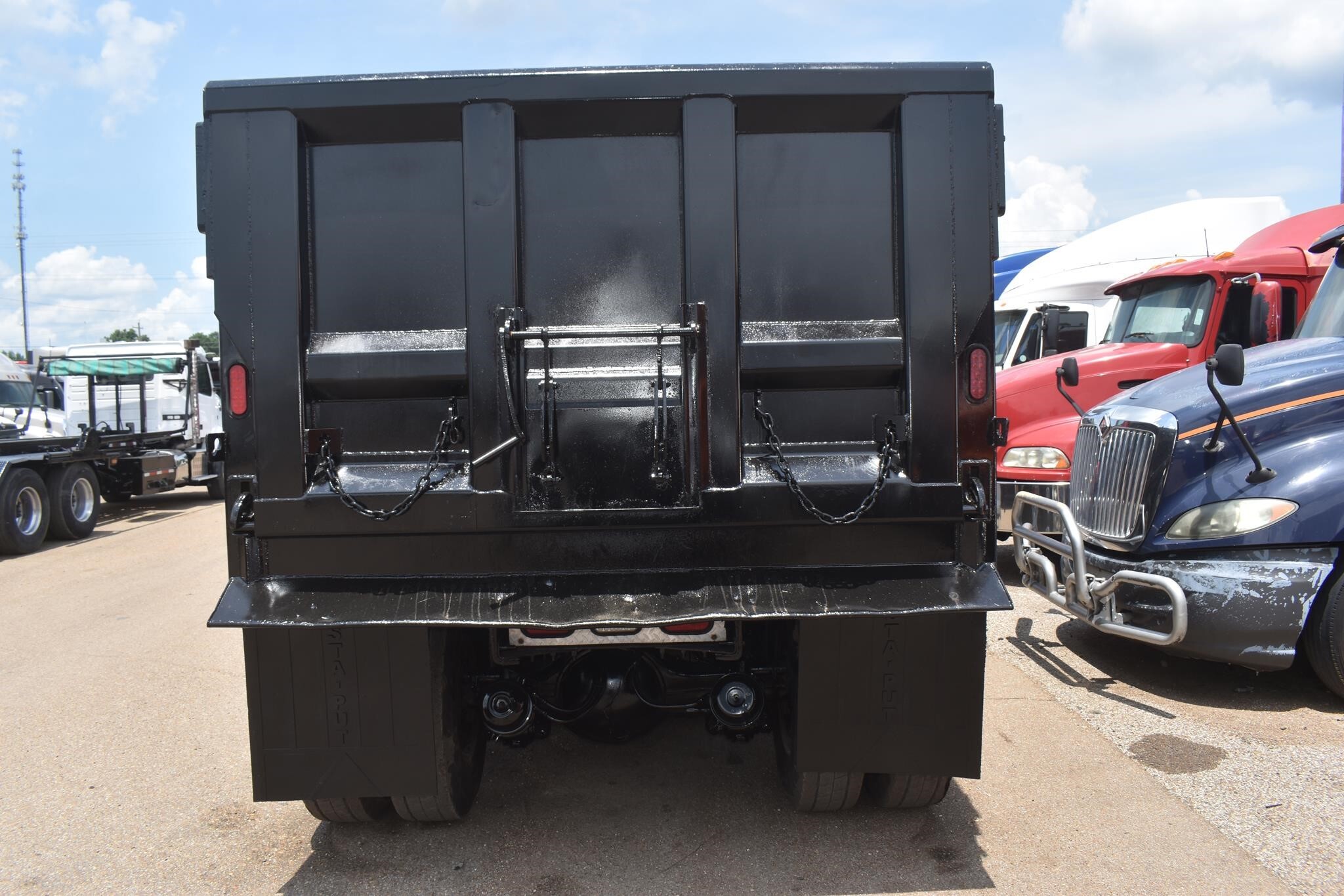 2017 Kenworth T880 Semi Trucks/Trailer