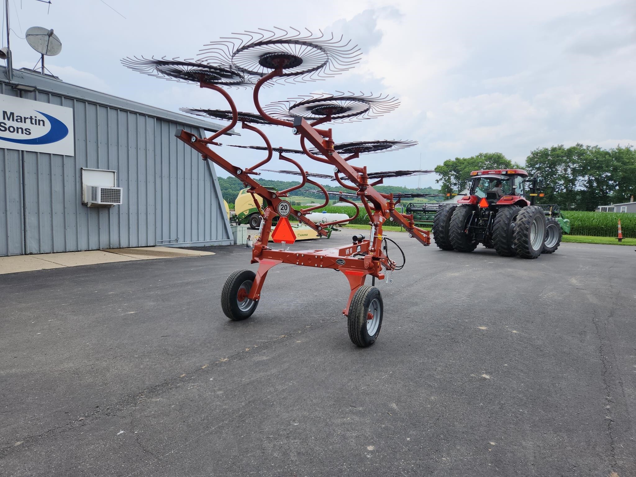 2025 Rhino VR10 Rake