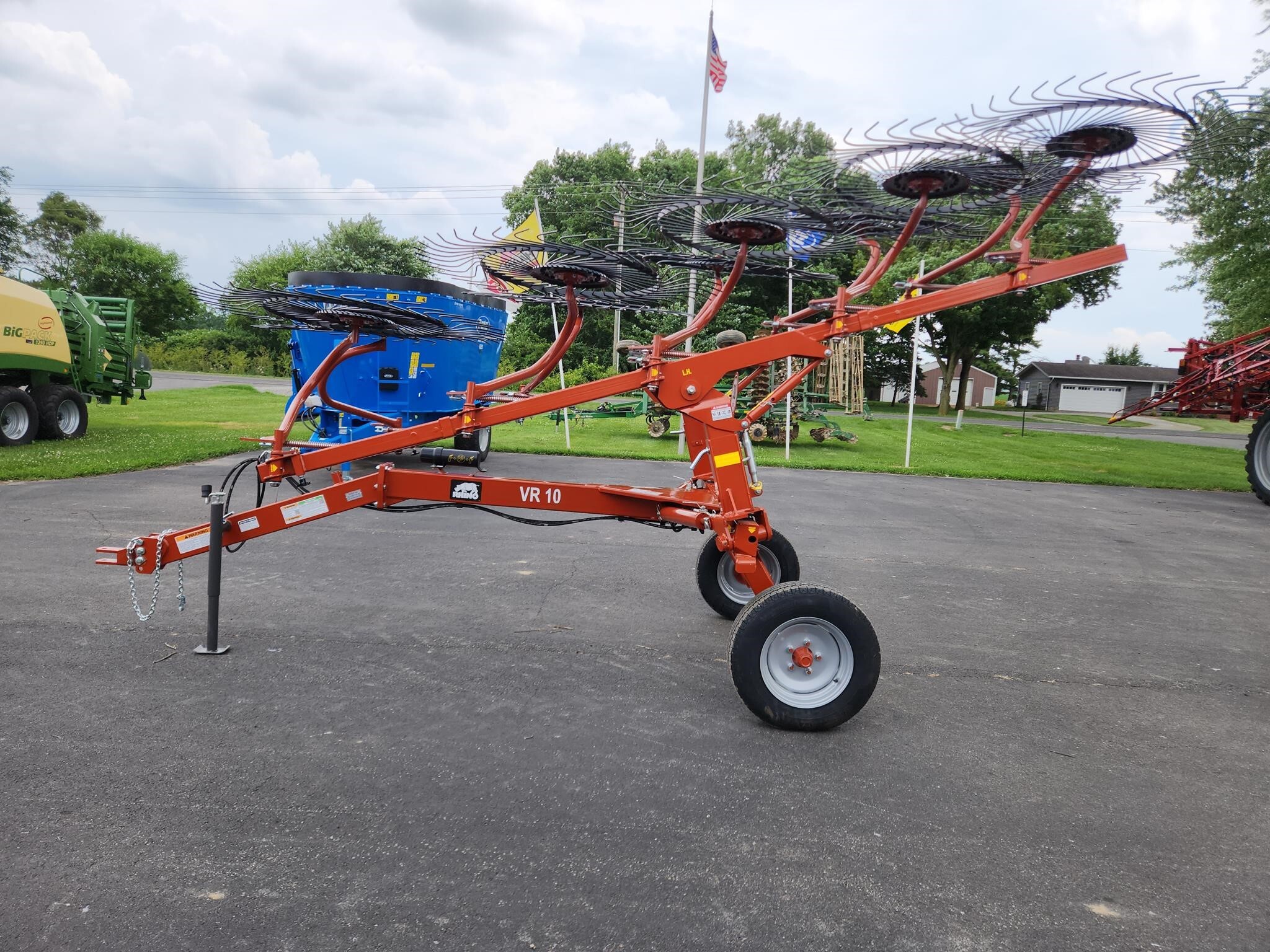 2025 Rhino VR10 Rake