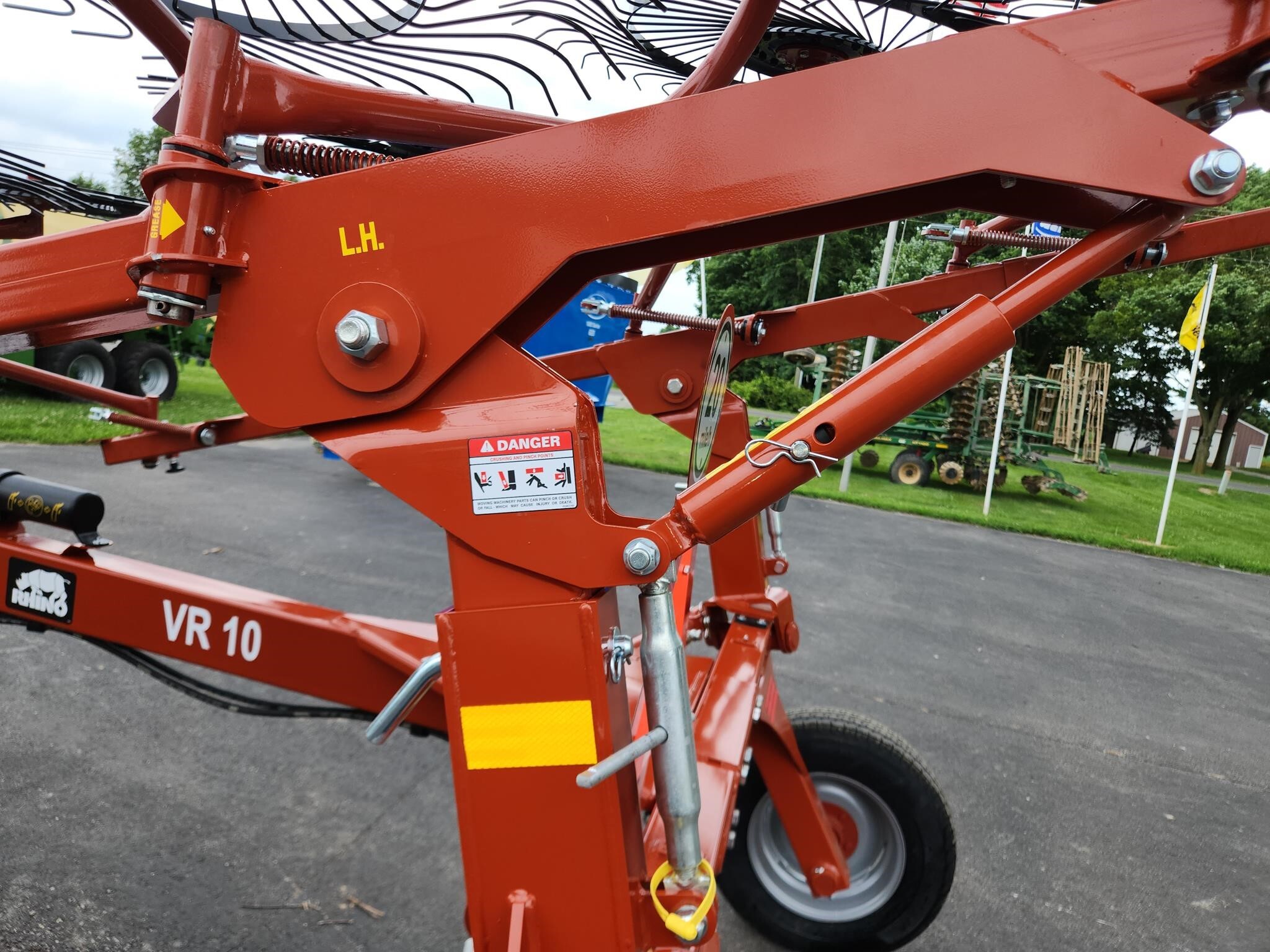 2025 Rhino VR10 Rake