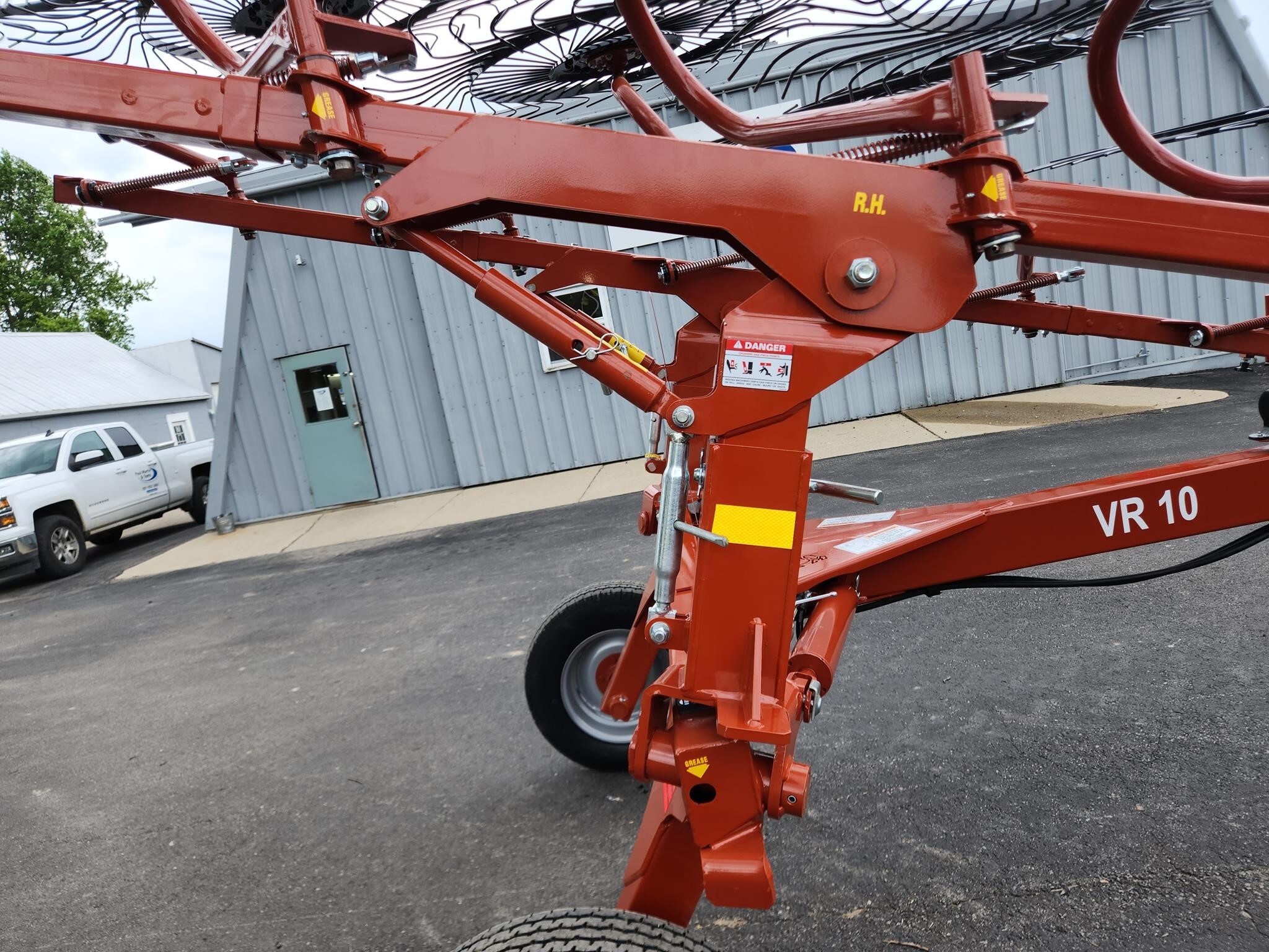 2025 Rhino VR10 Rake