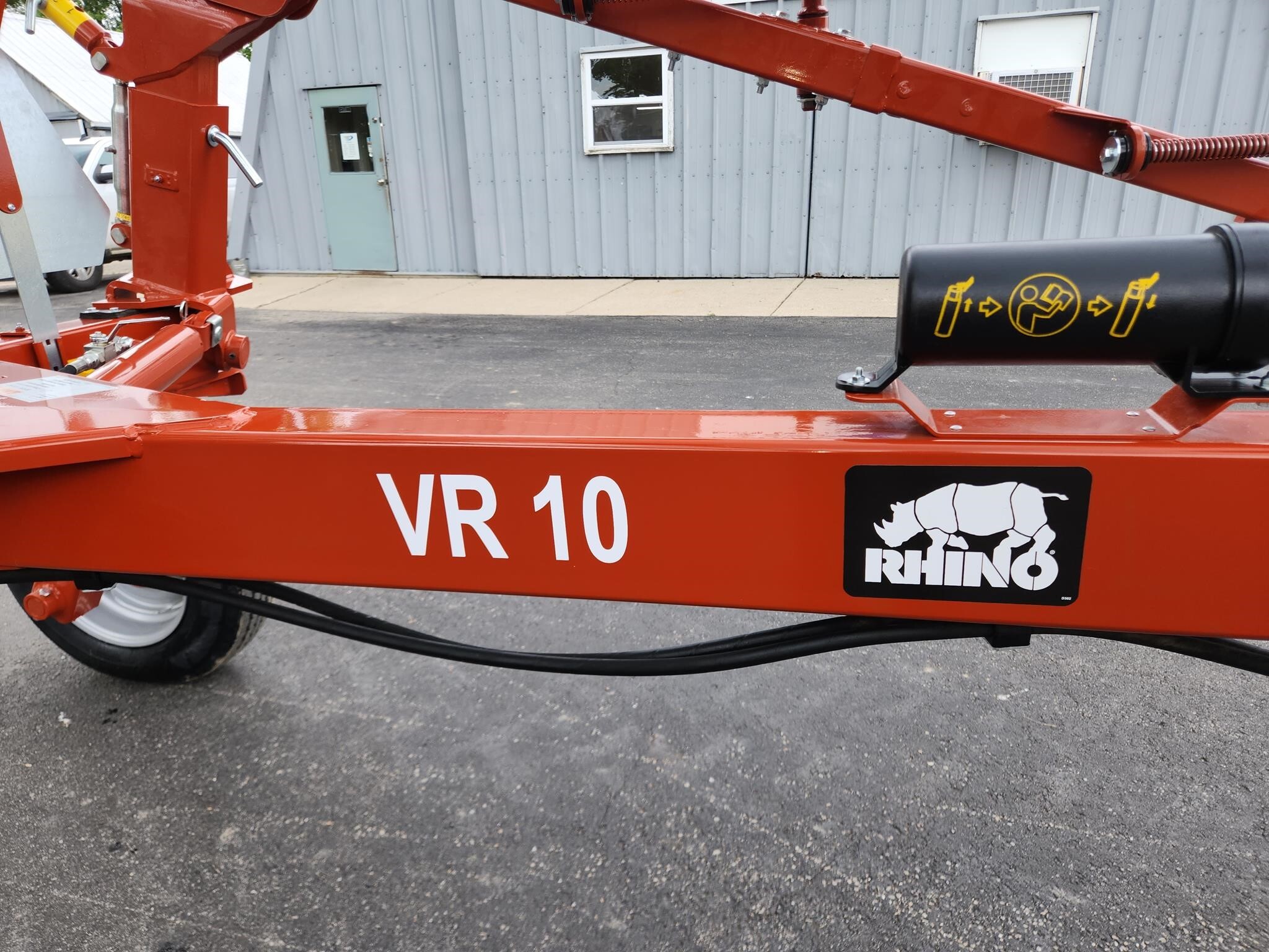 2025 Rhino VR10 Rake