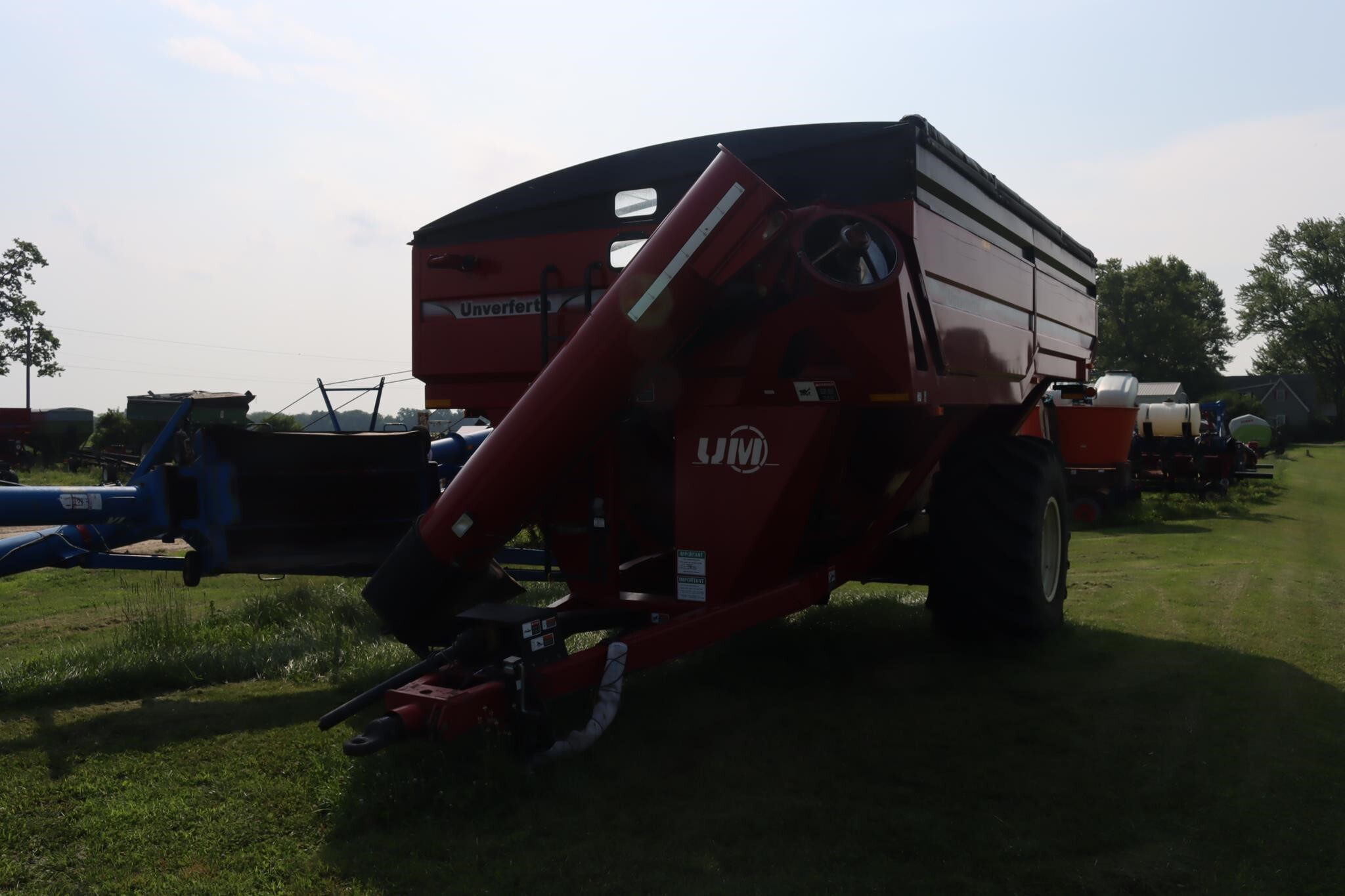 2010 Unverferth 1115 Grain Cart