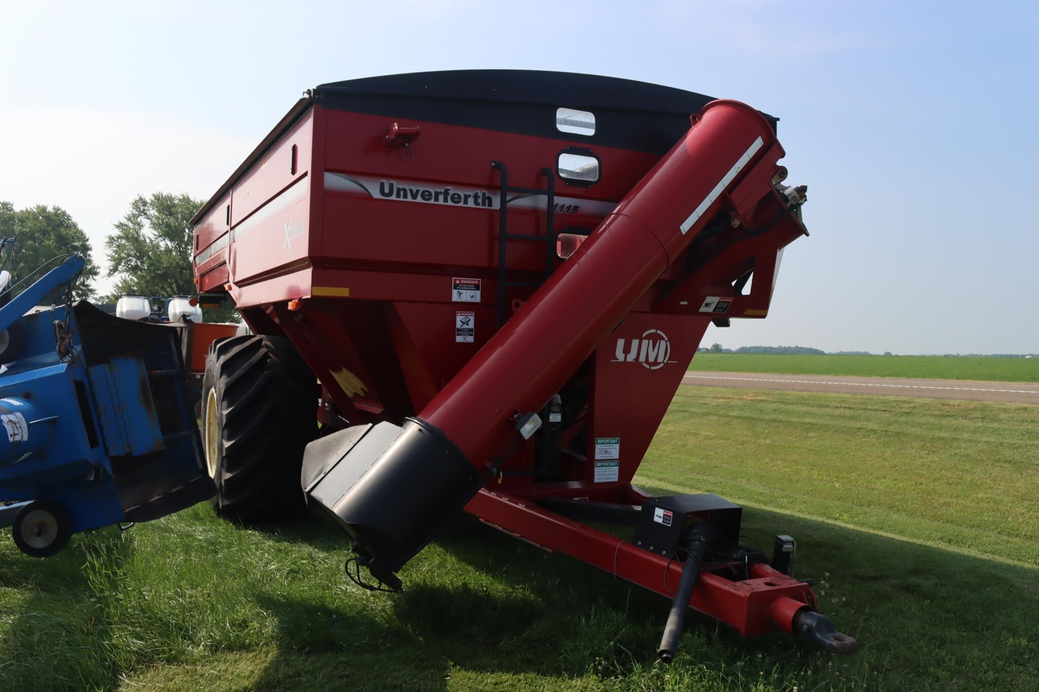 2010 Unverferth 1115 Grain Cart