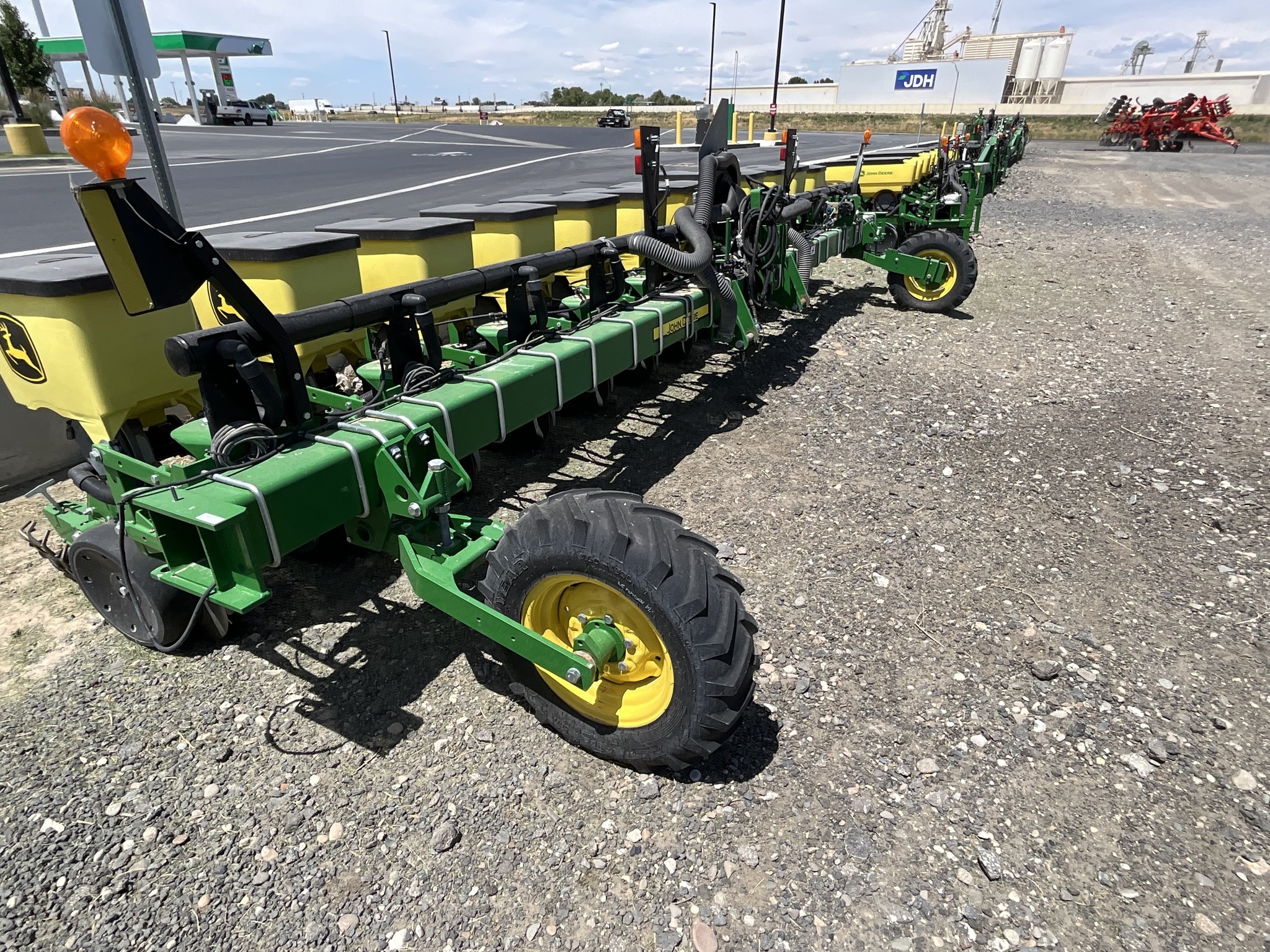 2017 John Deere 1735 Planter