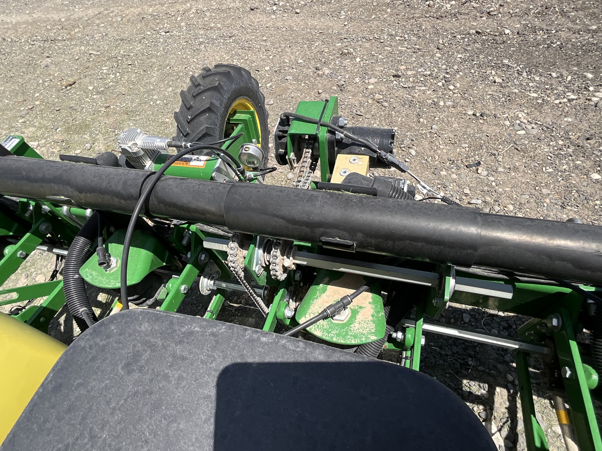 2017 John Deere 1735 Planter