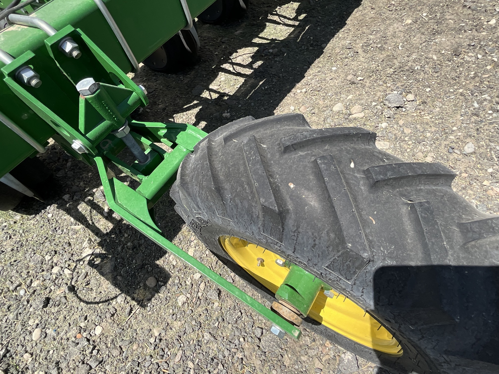 2017 John Deere 1735 Planter