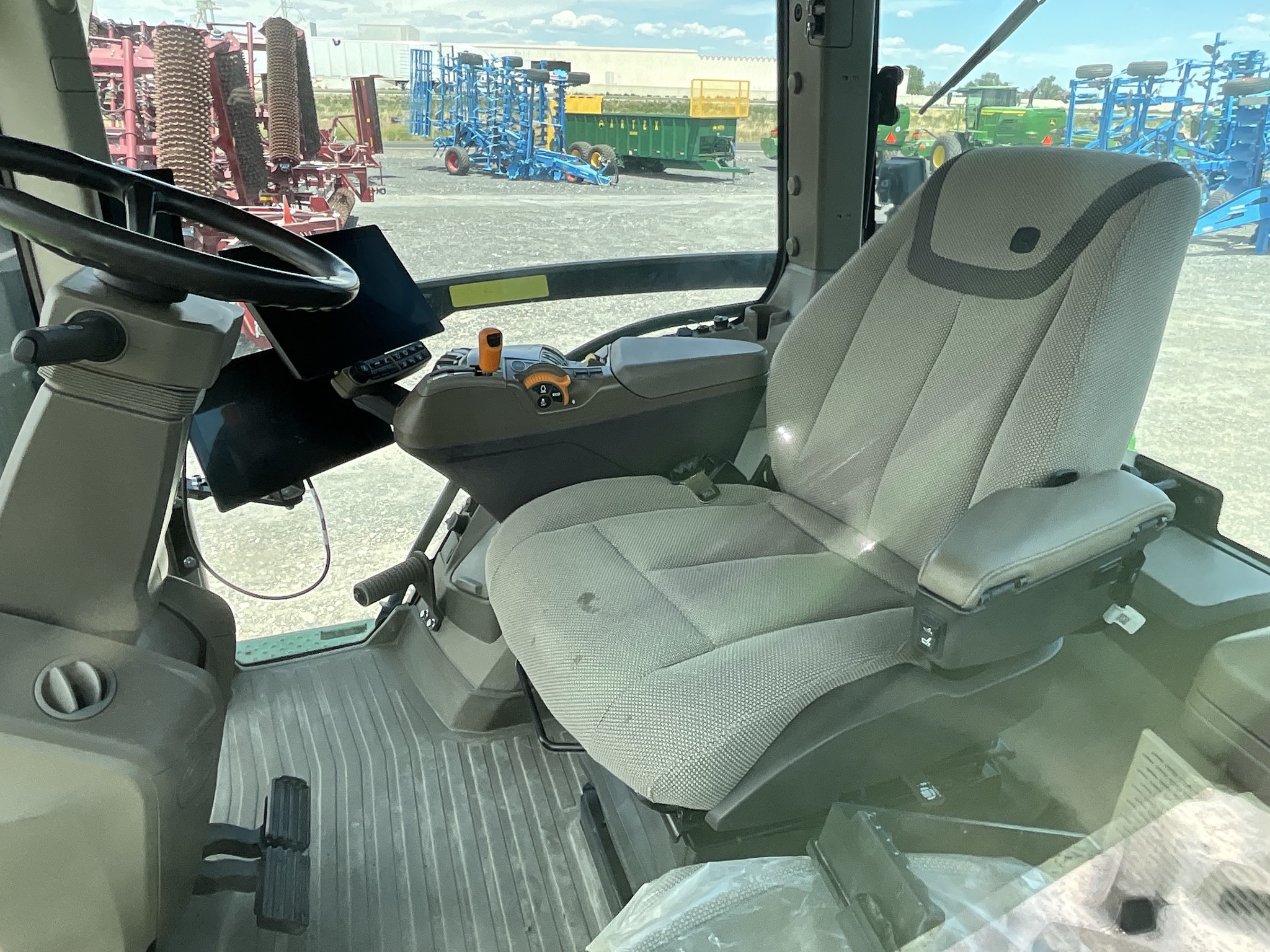 2024 John Deere 7R 210 Tractor