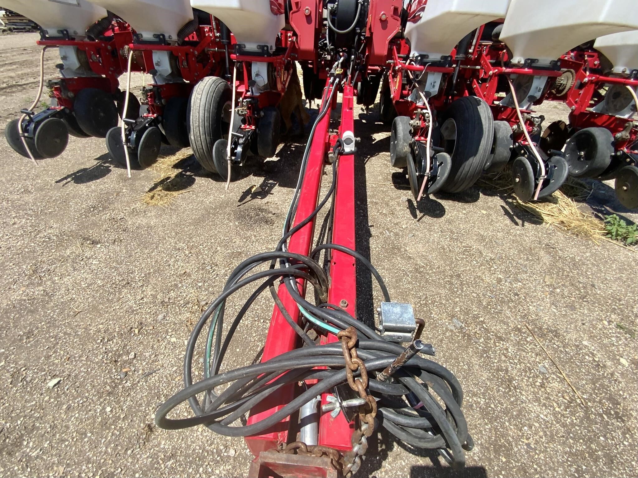 2011 White 8200 Planter