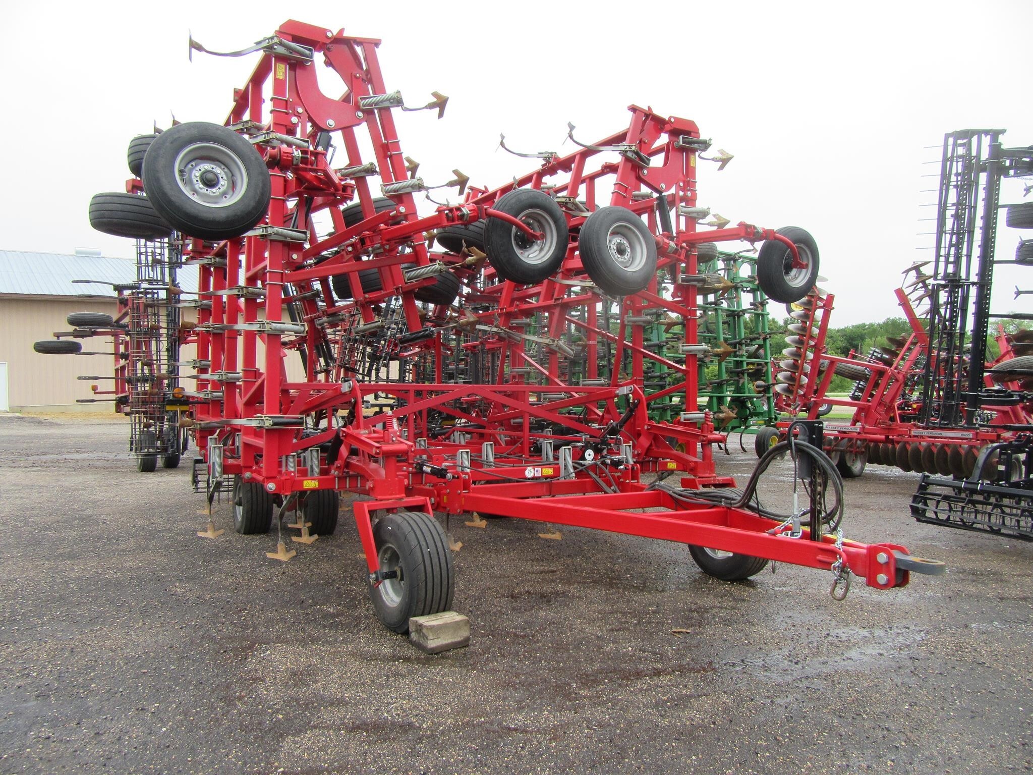 2013 Wil-Rich Quad X-2 Field Cultivator