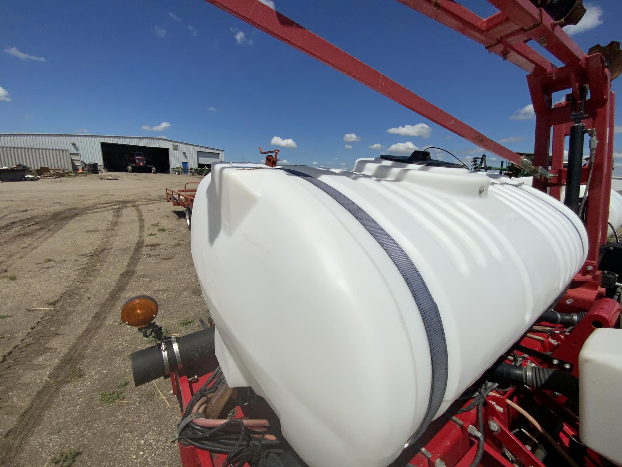 2011 White 8200 Planter