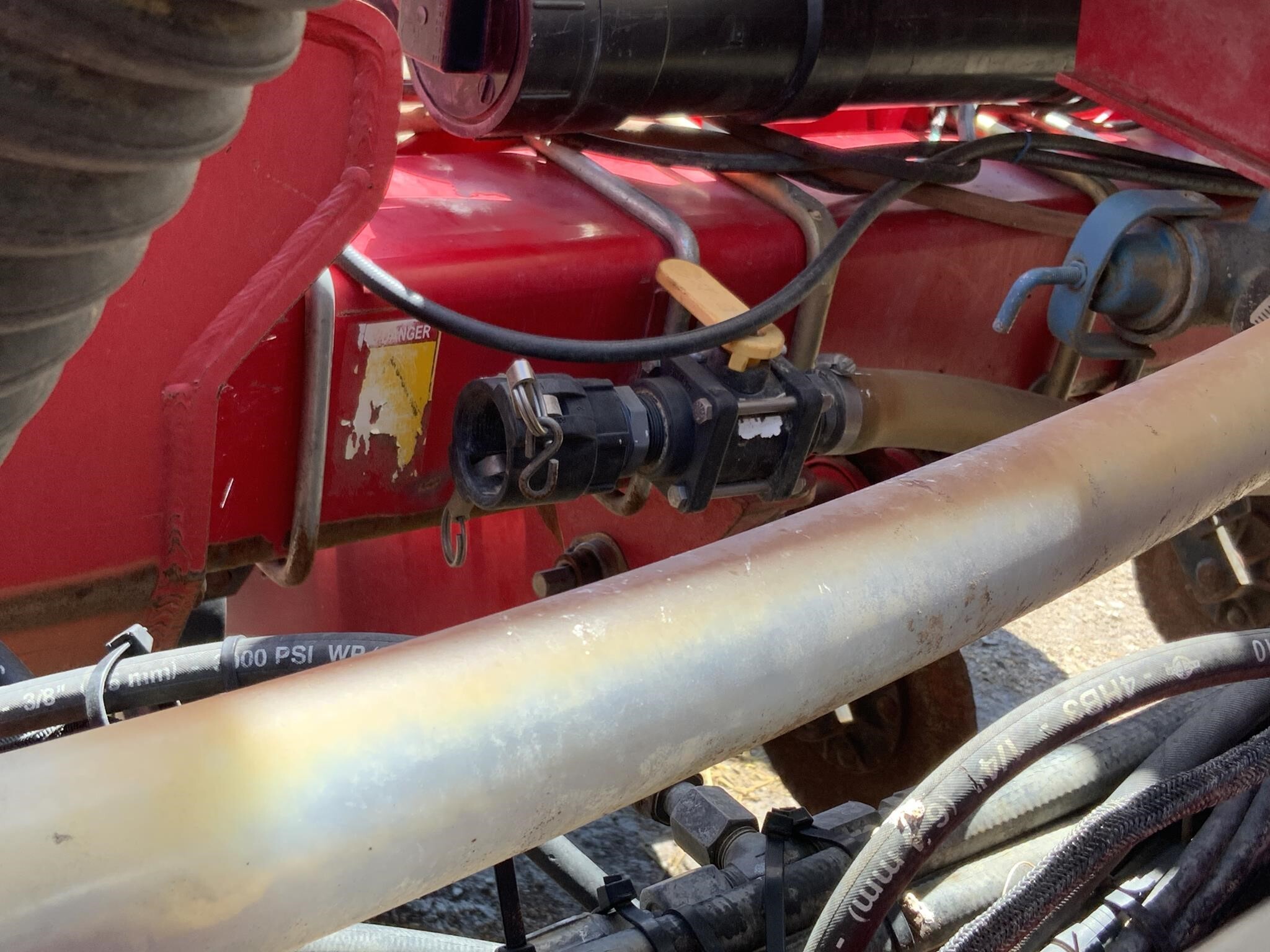 2011 White 8200 Planter