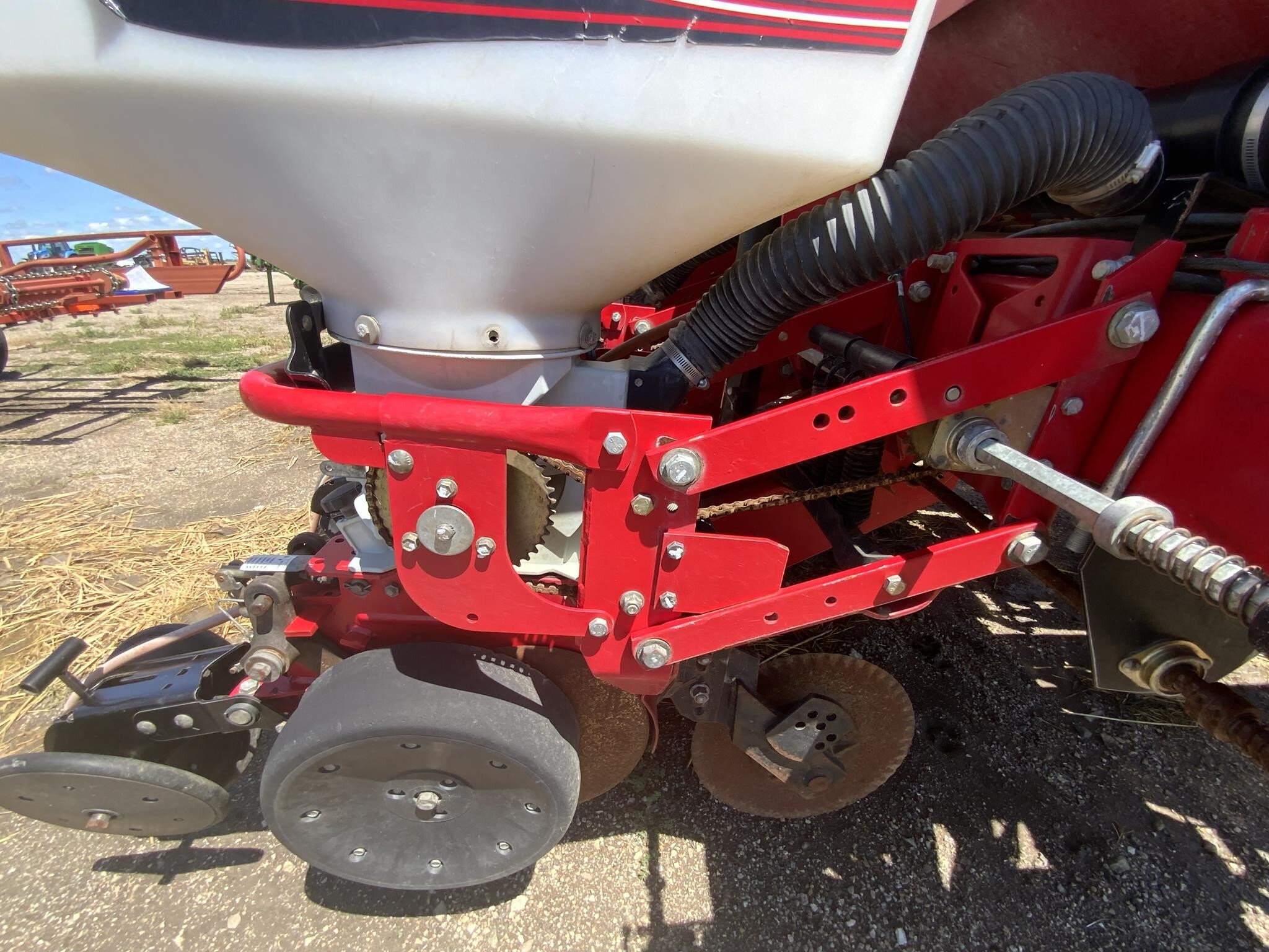 2011 White 8200 Planter