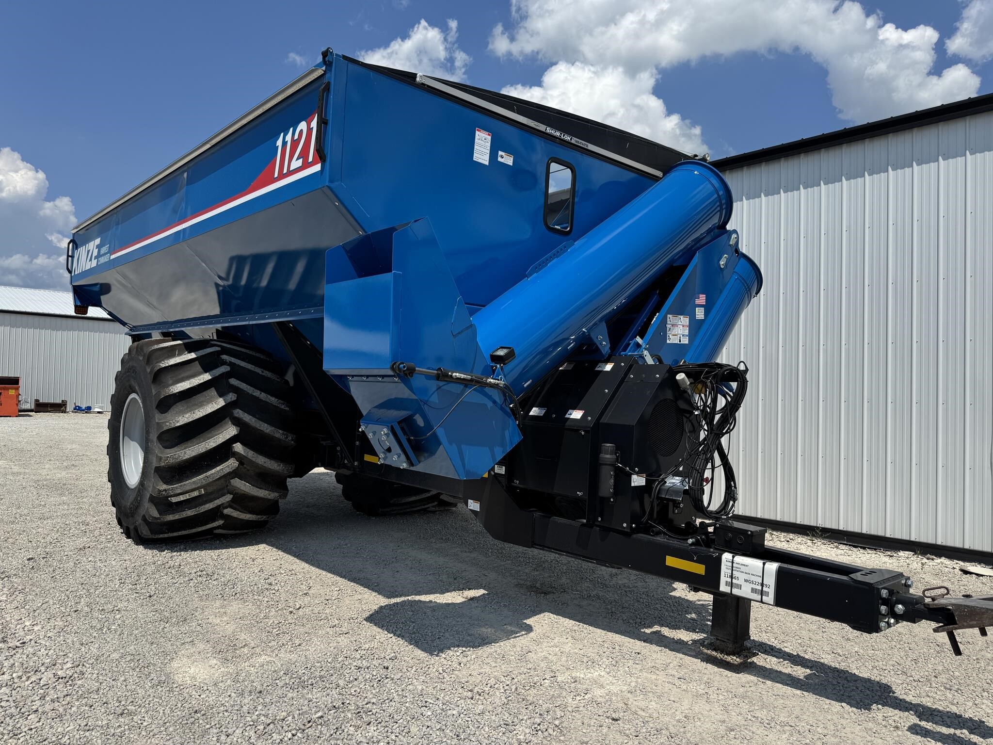  Kinze 1121 Grain Cart