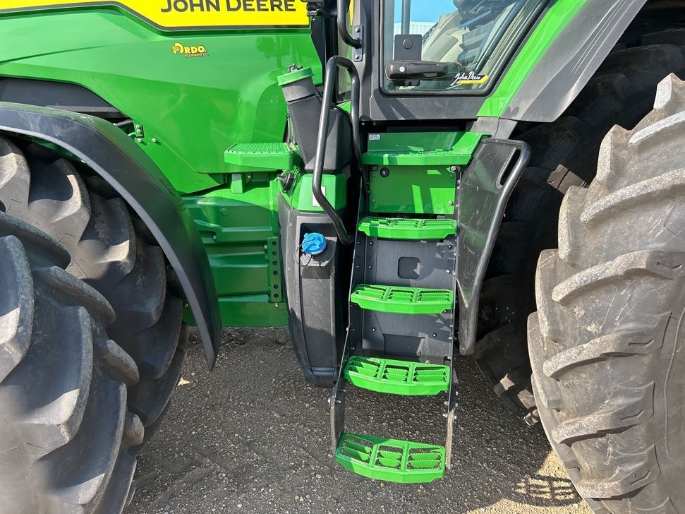 2023 John Deere 8R 410 Tractor