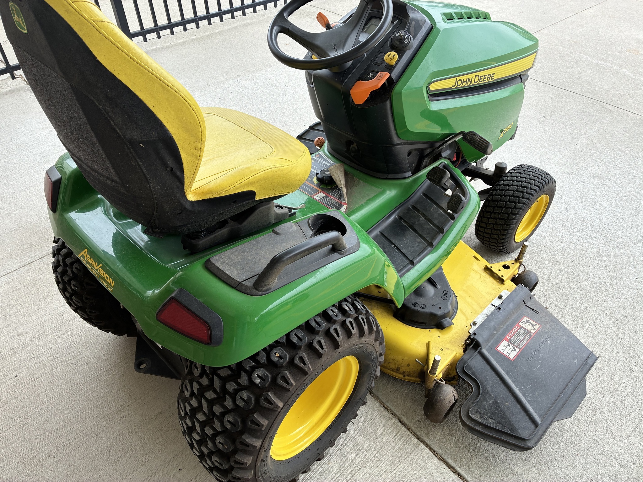 2021 John Deere X580 Lawn Mower